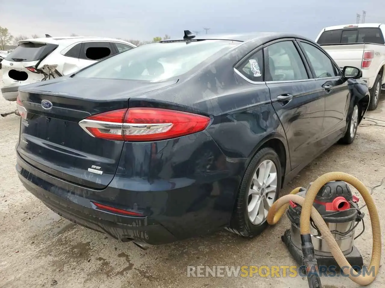 3 Фотография поврежденного автомобиля 3FA6P0HD3LR250887 FORD FUSION 2020