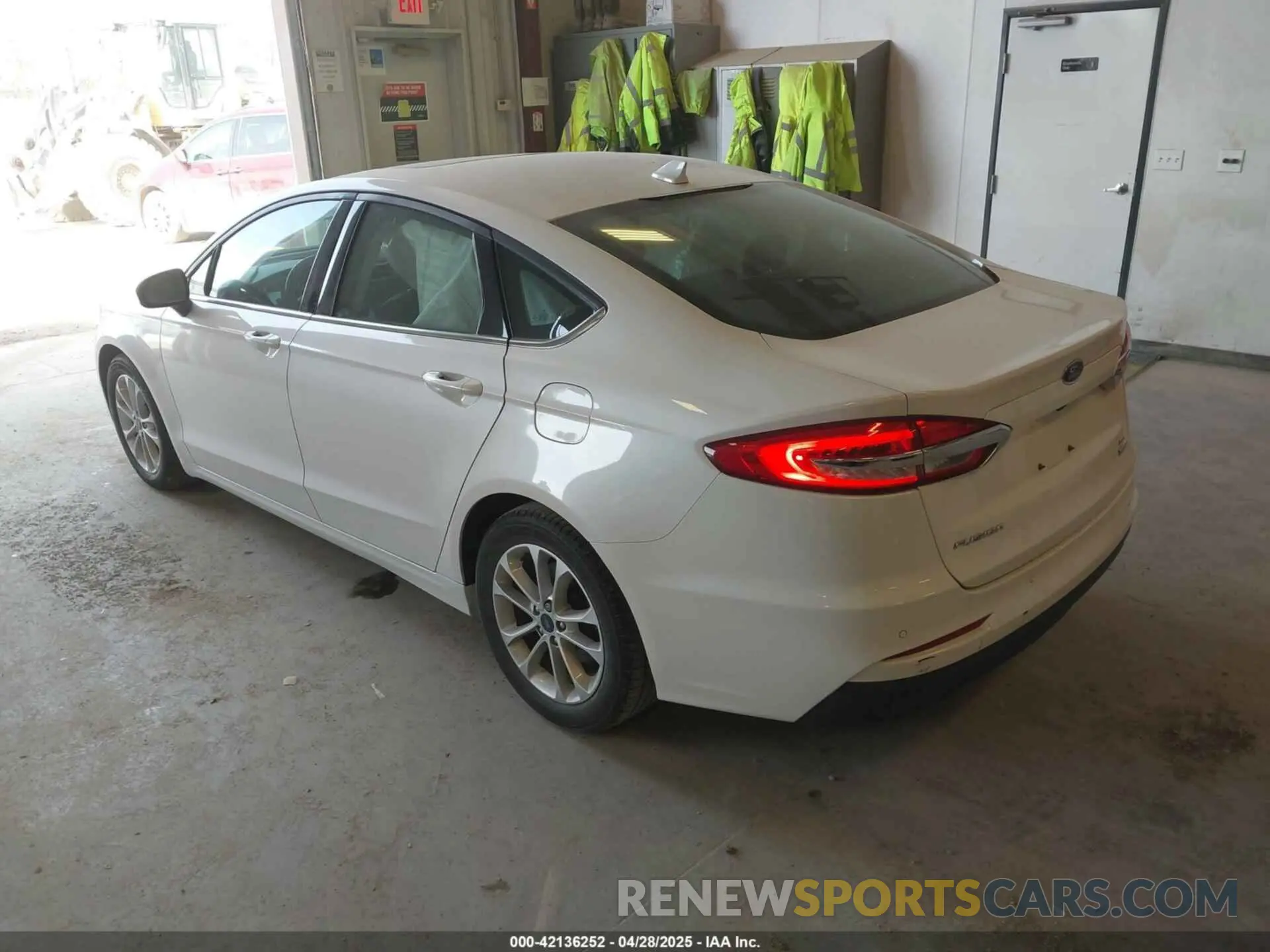3 Photograph of a damaged car 3FA6P0HD4LR165511 FORD FUSION 2020