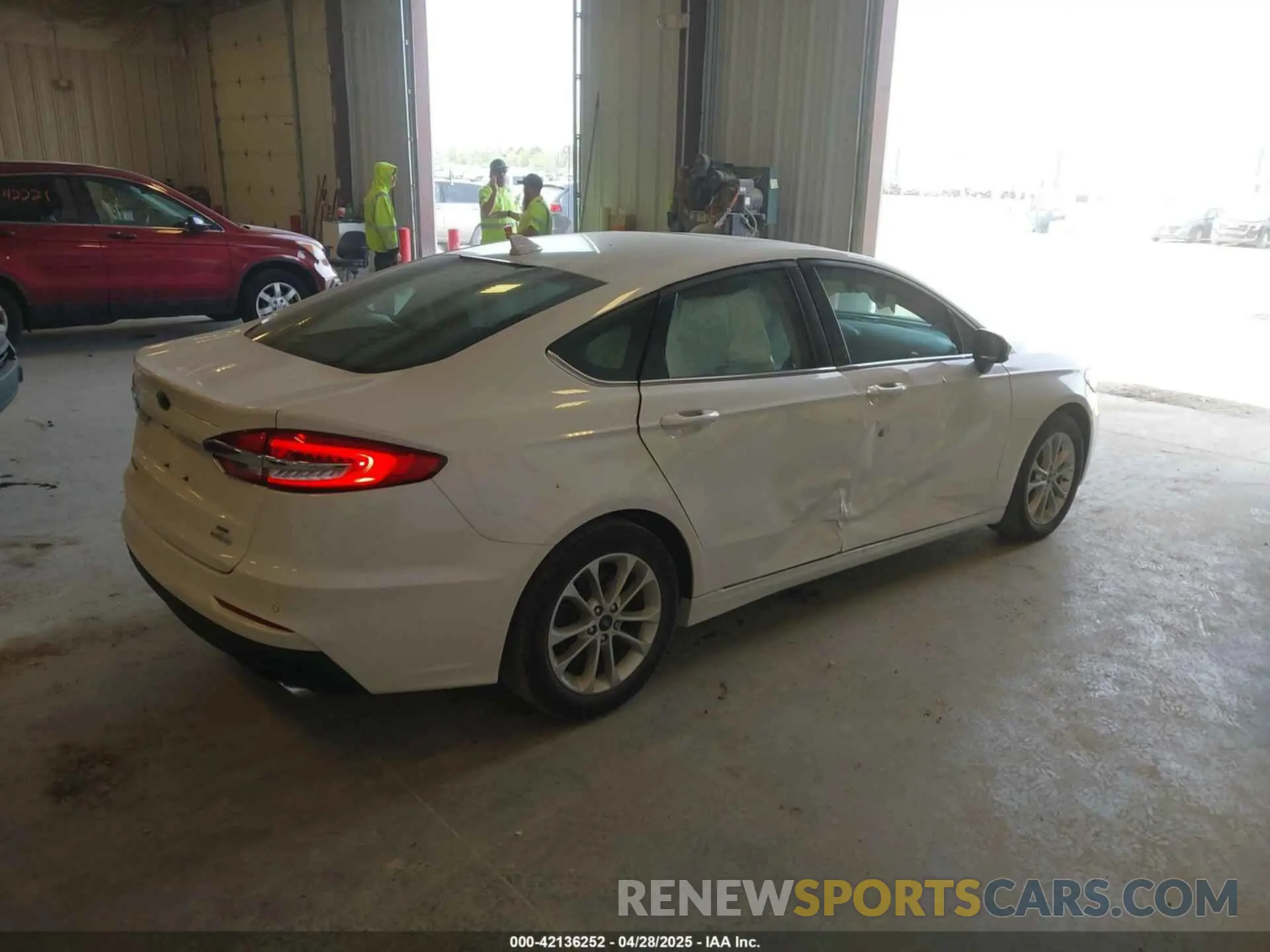 4 Photograph of a damaged car 3FA6P0HD4LR165511 FORD FUSION 2020