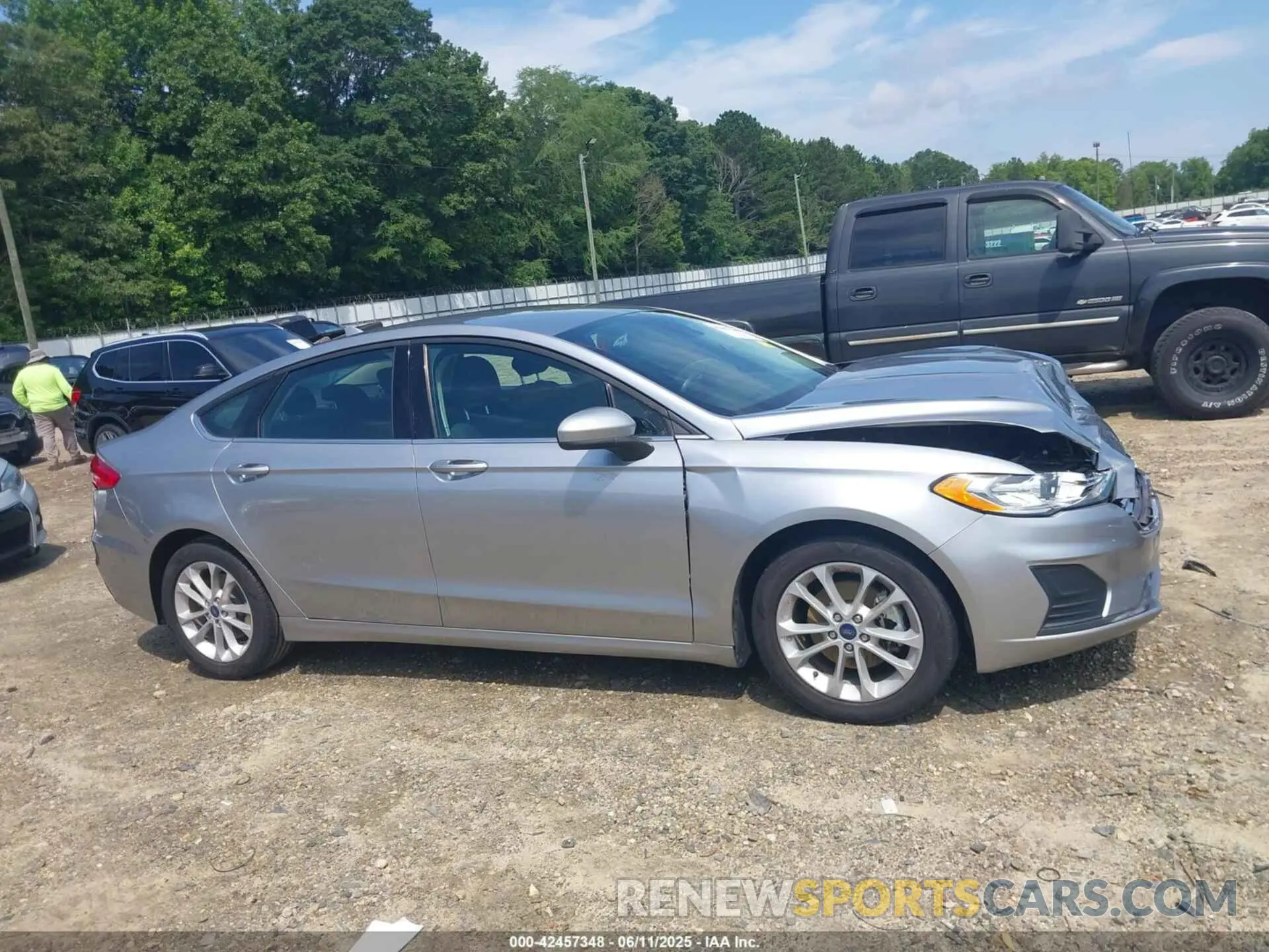 13 Photograph of a damaged car 3FA6P0HD4LR184141 FORD FUSION 2020