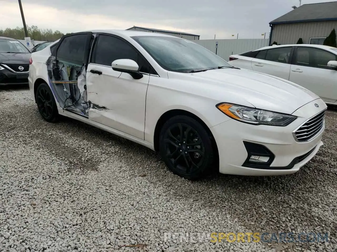 4 Photograph of a damaged car 3FA6P0HD4LR229210 FORD FUSION 2020