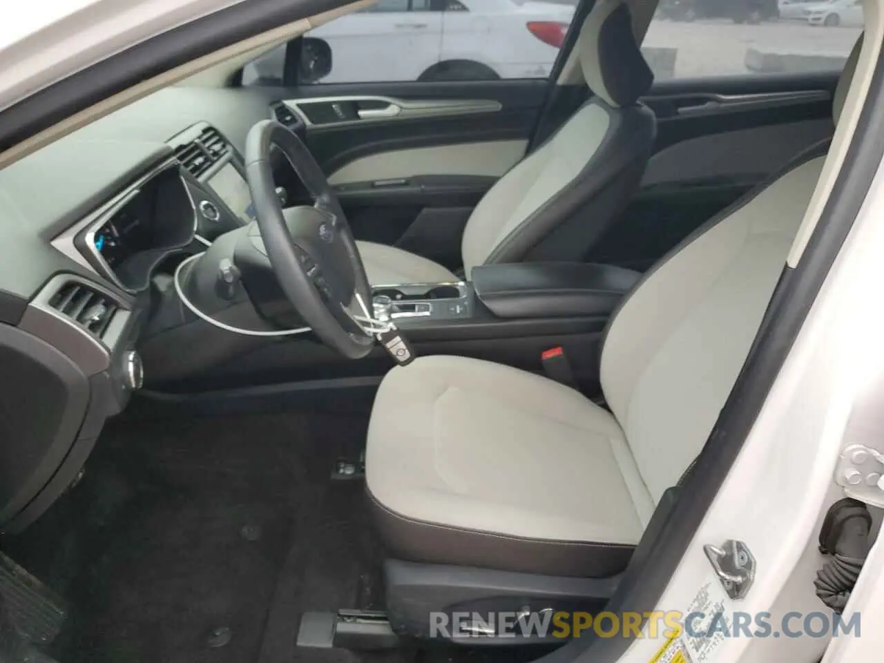 7 Photograph of a damaged car 3FA6P0HD4LR229210 FORD FUSION 2020