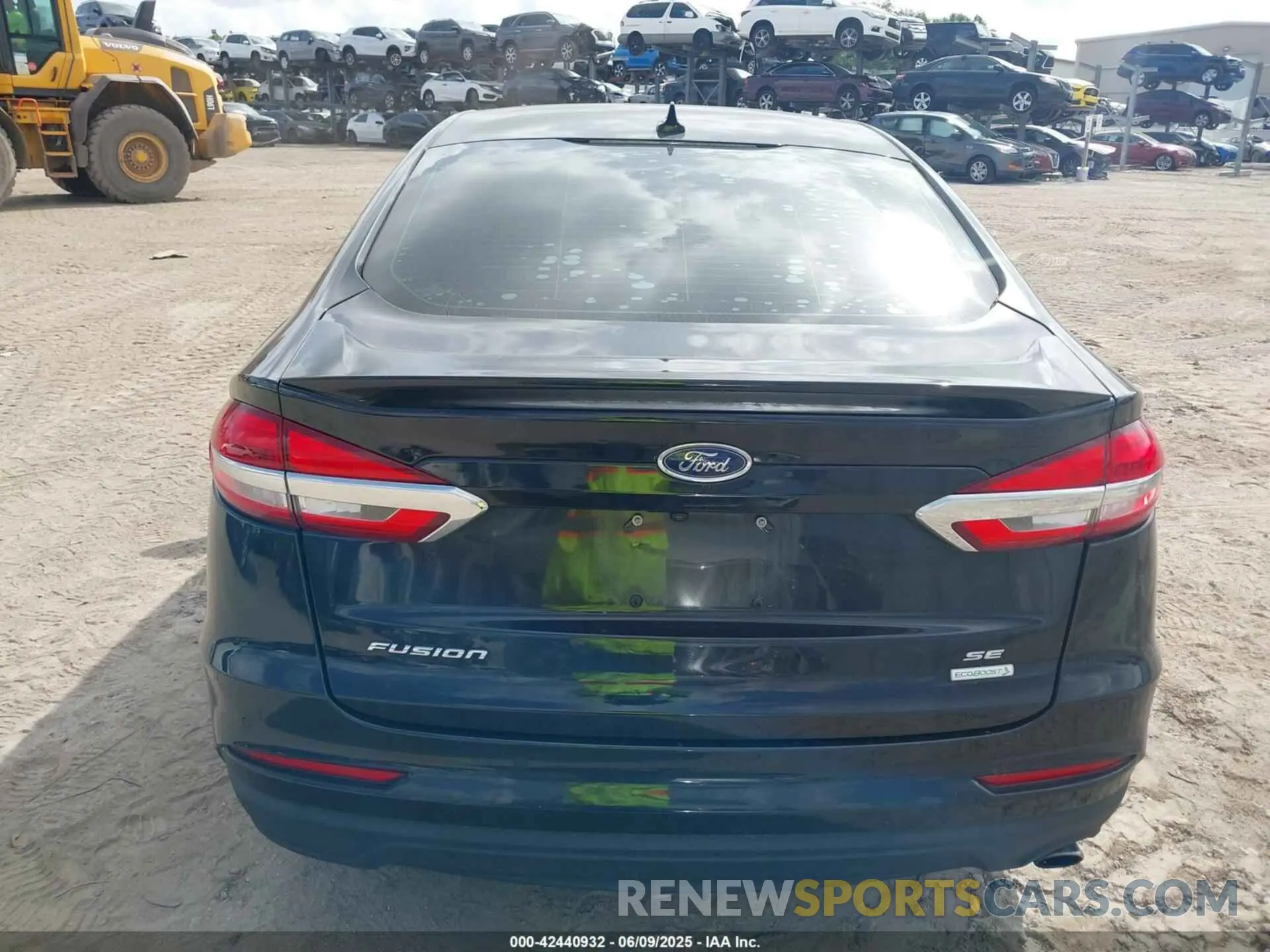 16 Photograph of a damaged car 3FA6P0HD4LR236433 FORD FUSION 2020