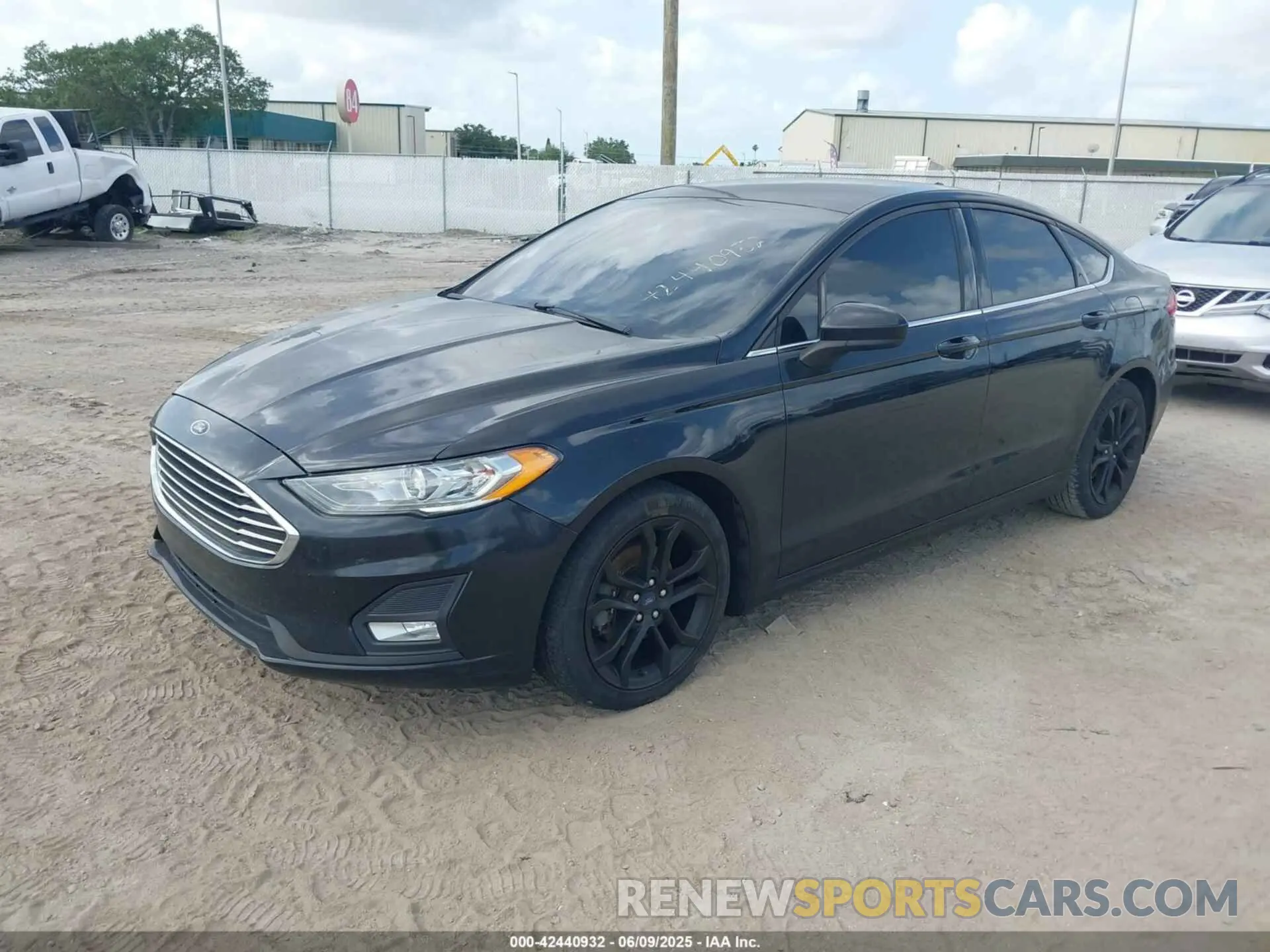 2 Photograph of a damaged car 3FA6P0HD4LR236433 FORD FUSION 2020