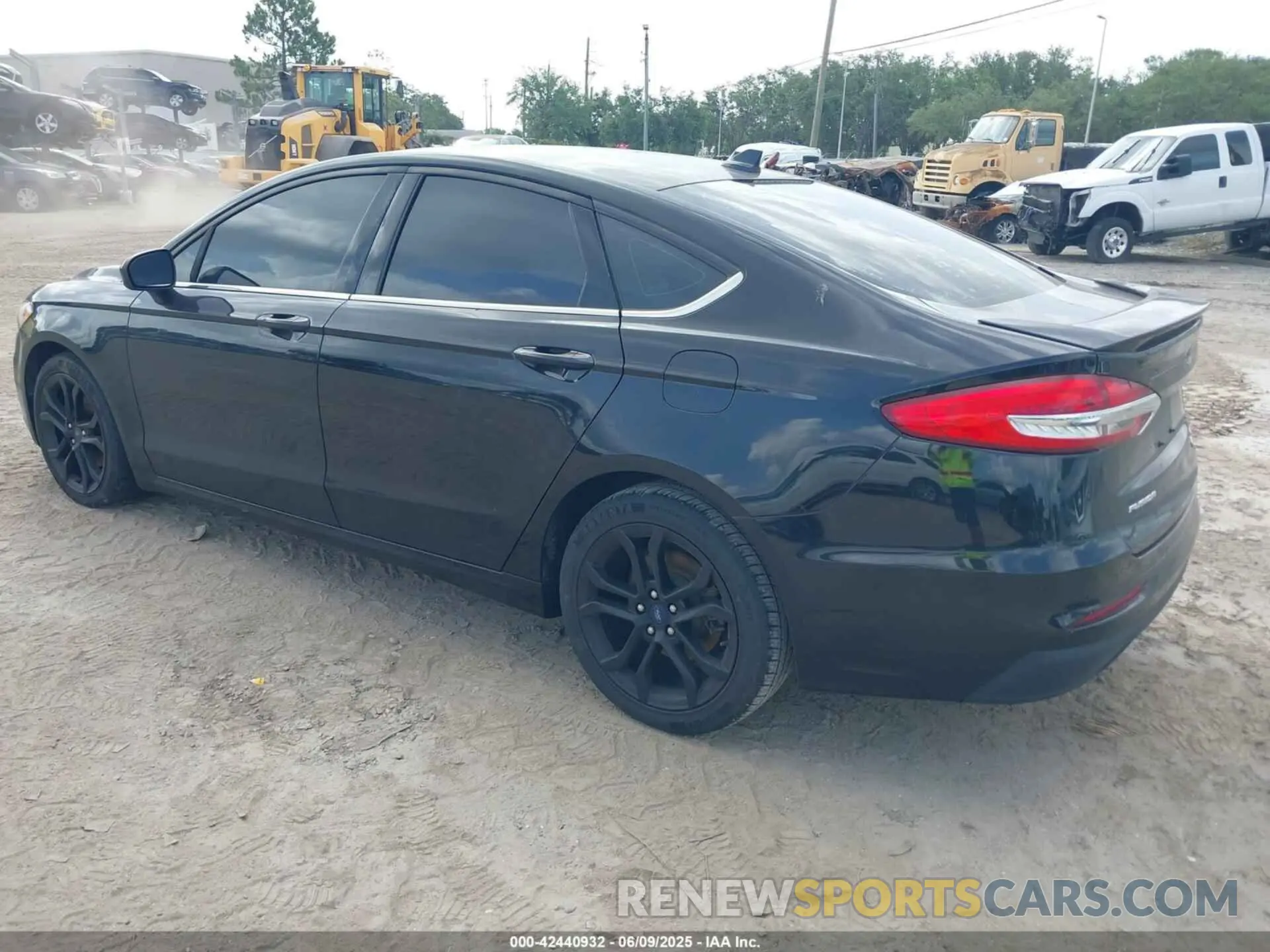 3 Photograph of a damaged car 3FA6P0HD4LR236433 FORD FUSION 2020