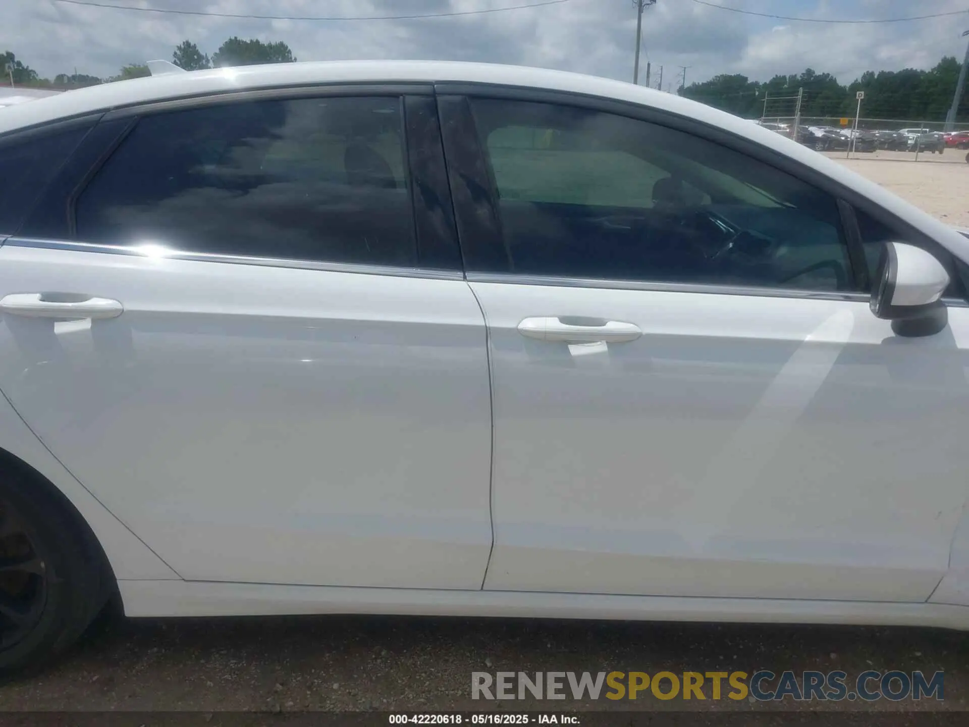 13 Фотография поврежденного автомобиля 3FA6P0HD4LR257640 FORD FUSION 2020