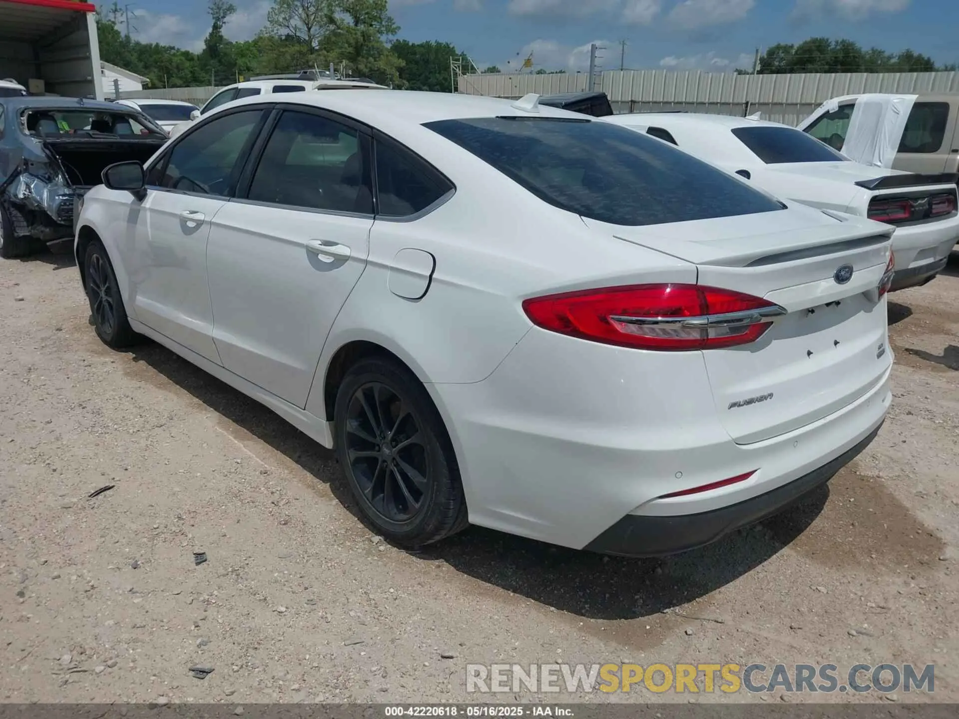 3 Фотография поврежденного автомобиля 3FA6P0HD4LR257640 FORD FUSION 2020
