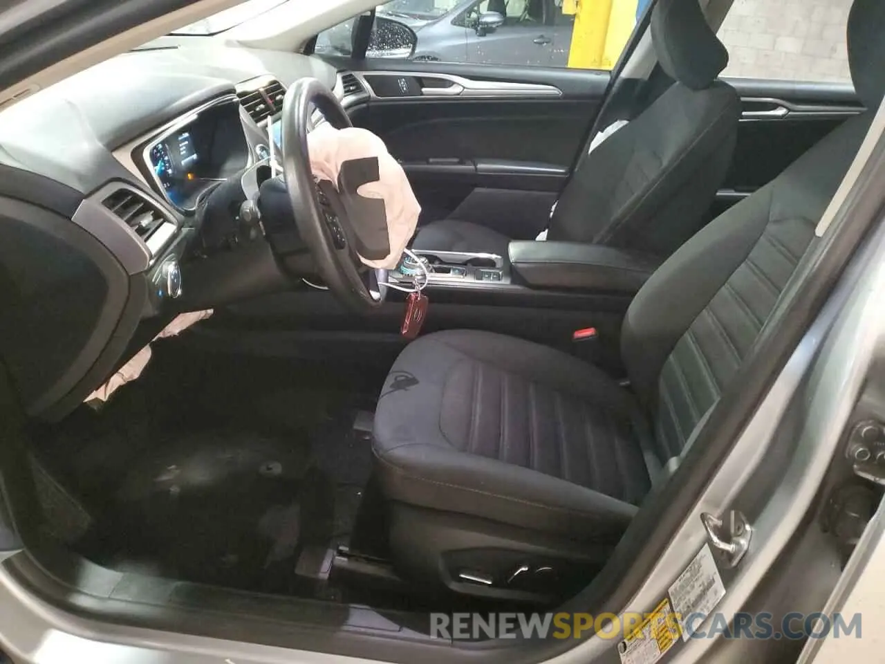 7 Photograph of a damaged car 3FA6P0HD5LR118519 FORD FUSION 2020