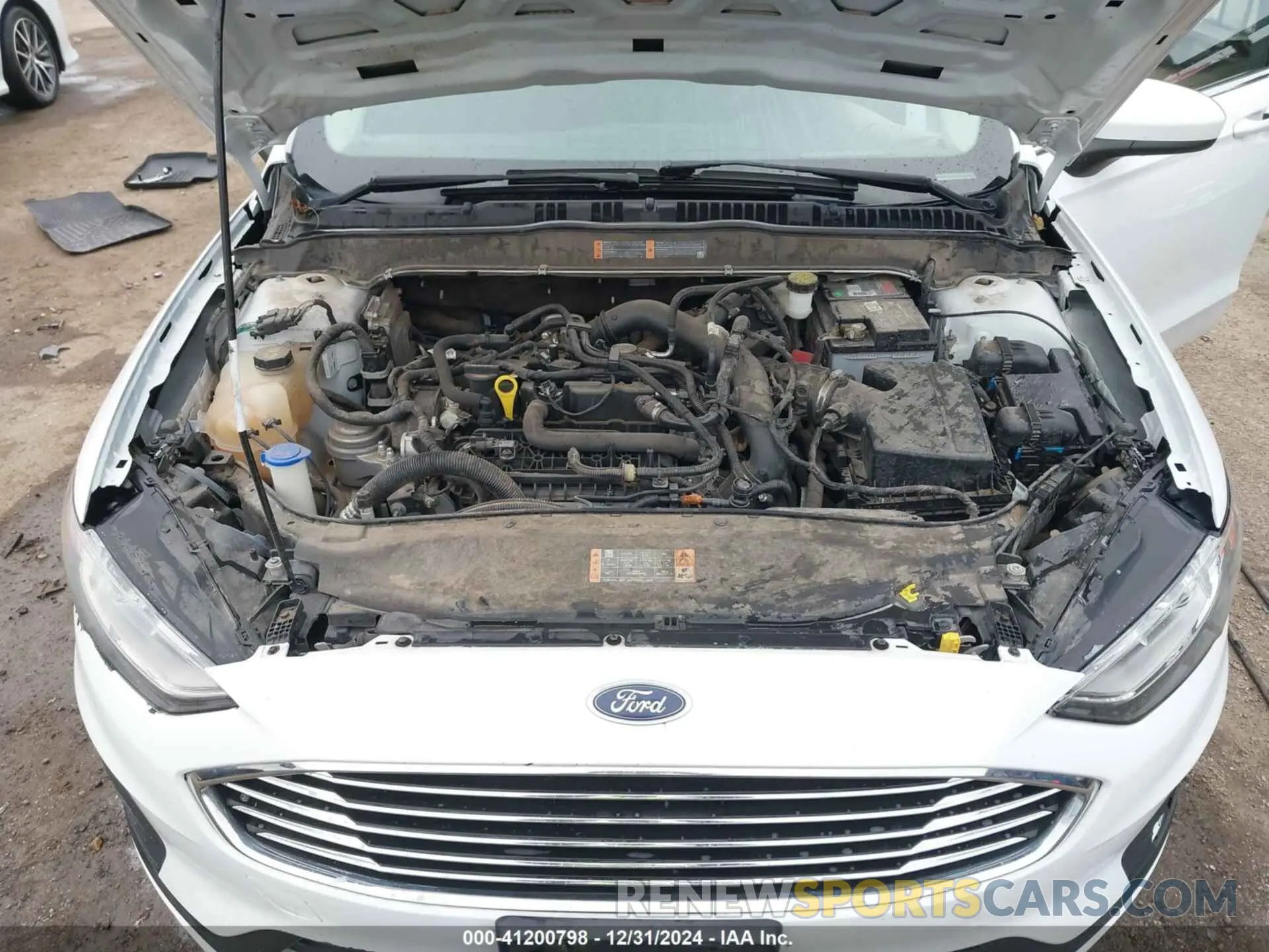 10 Photograph of a damaged car 3FA6P0HD5LR136325 FORD FUSION 2020