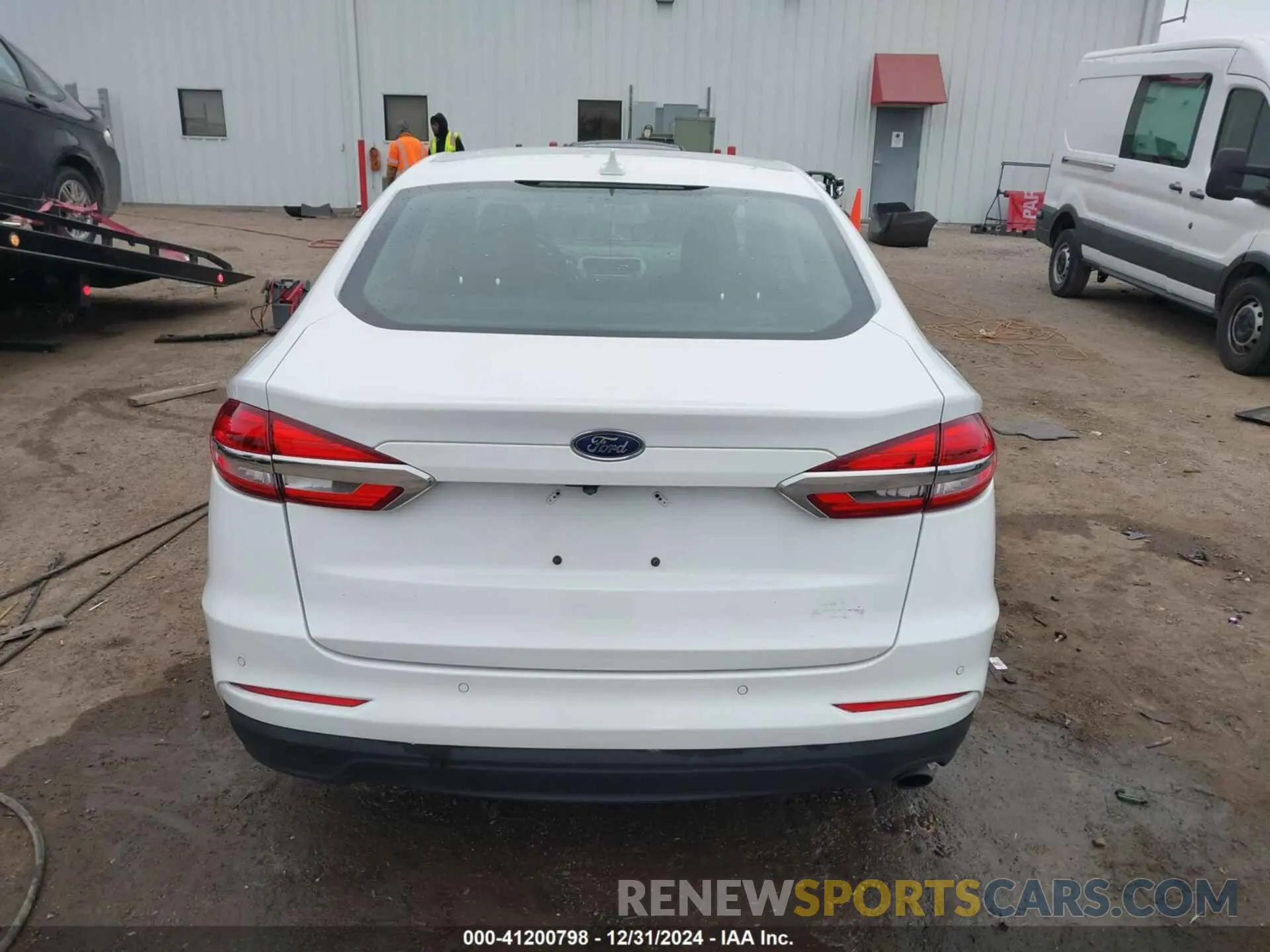 16 Photograph of a damaged car 3FA6P0HD5LR136325 FORD FUSION 2020