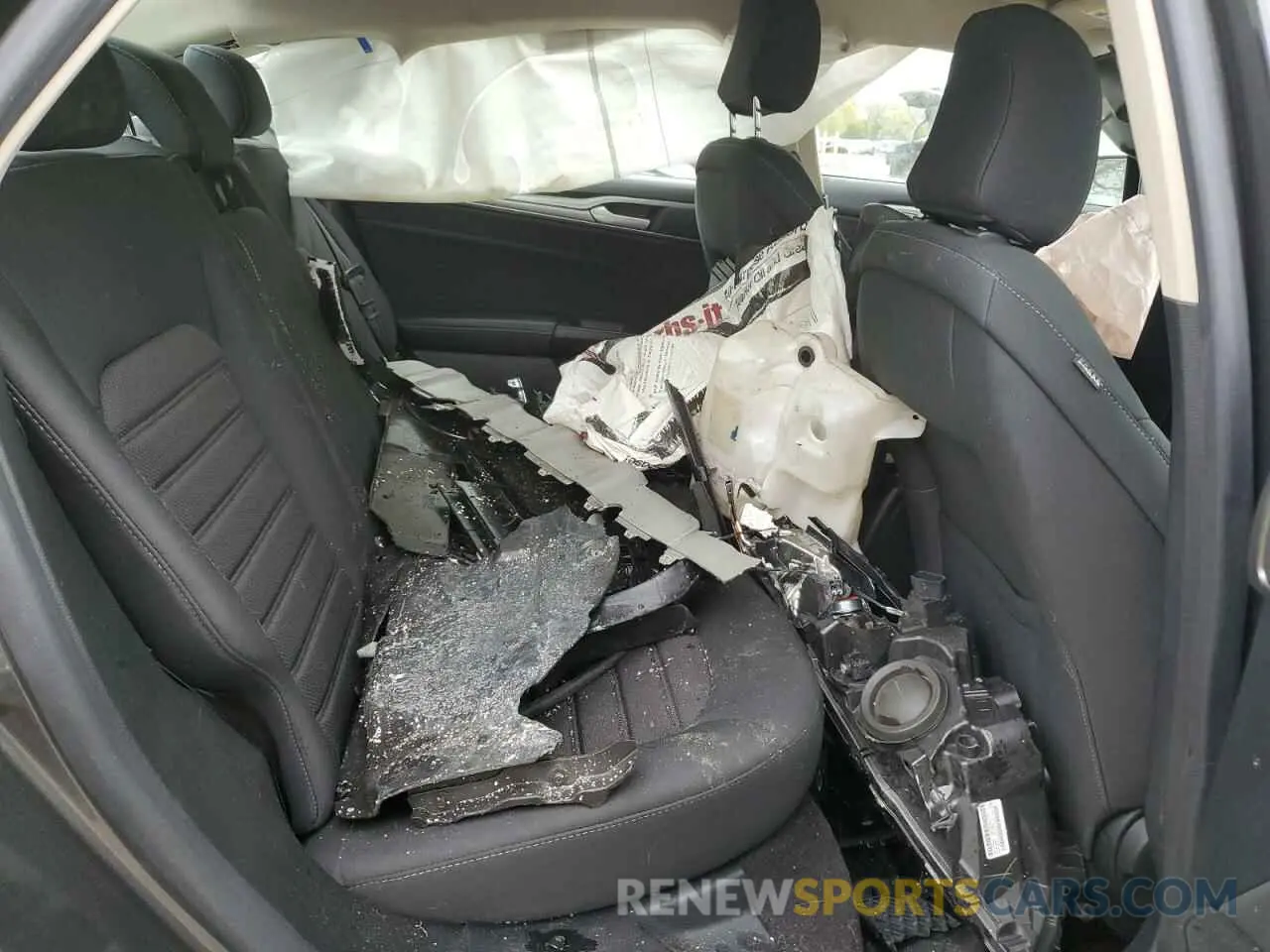 10 Photograph of a damaged car 3FA6P0HD5LR158888 FORD FUSION 2020