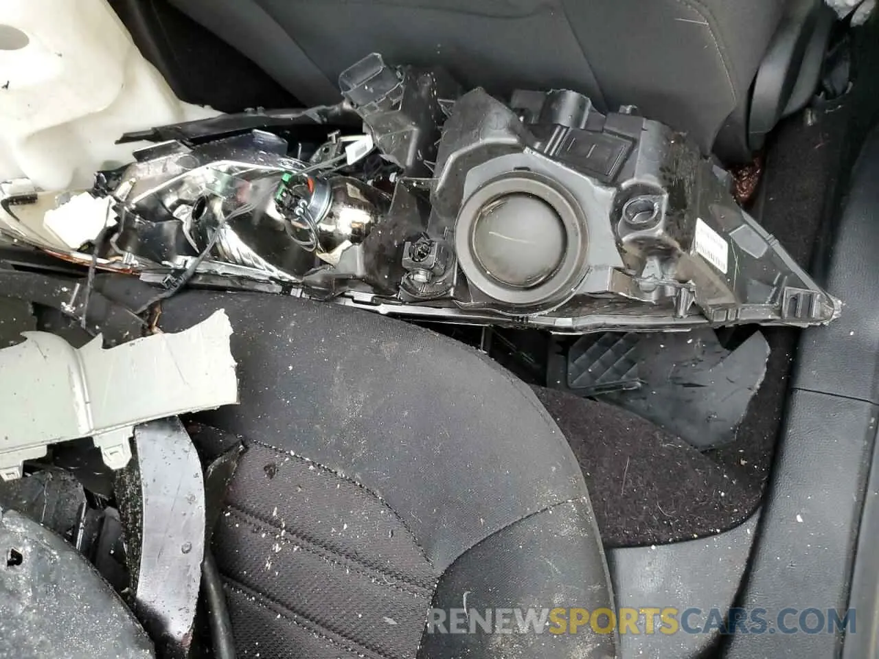 12 Photograph of a damaged car 3FA6P0HD5LR158888 FORD FUSION 2020