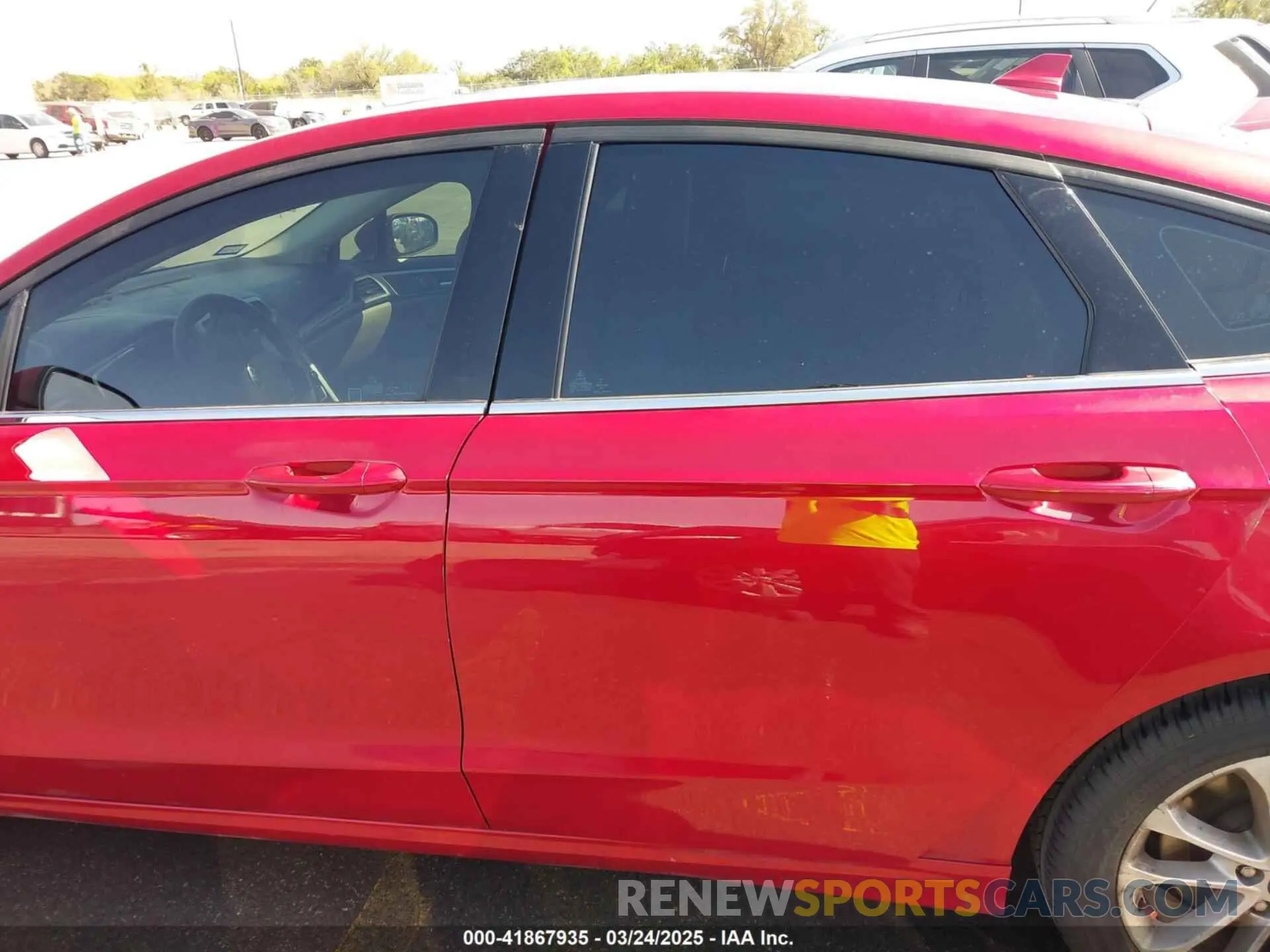 15 Photograph of a damaged car 3FA6P0HD5LR221293 FORD FUSION 2020