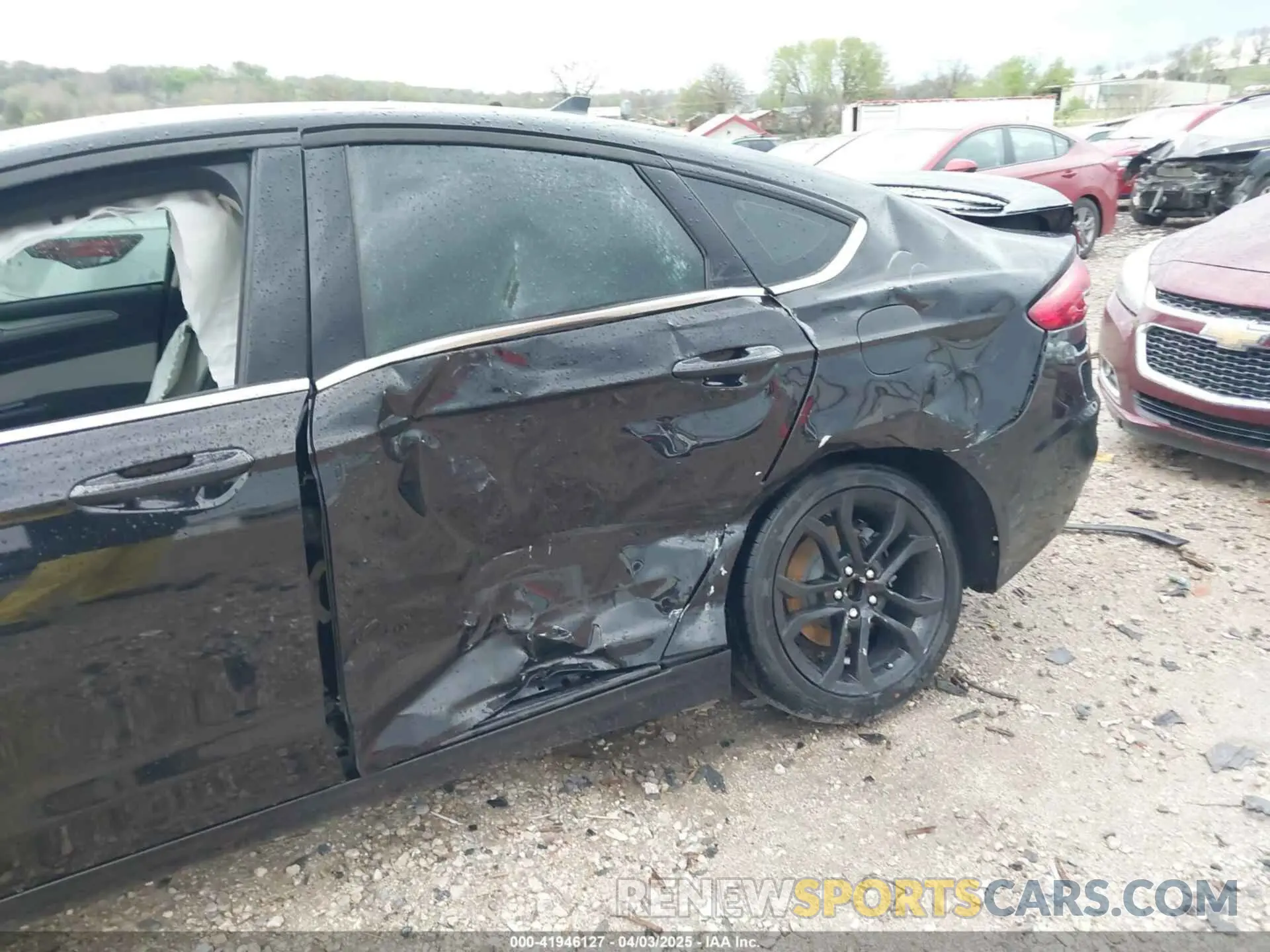 6 Photograph of a damaged car 3FA6P0HD5LR229376 FORD FUSION 2020