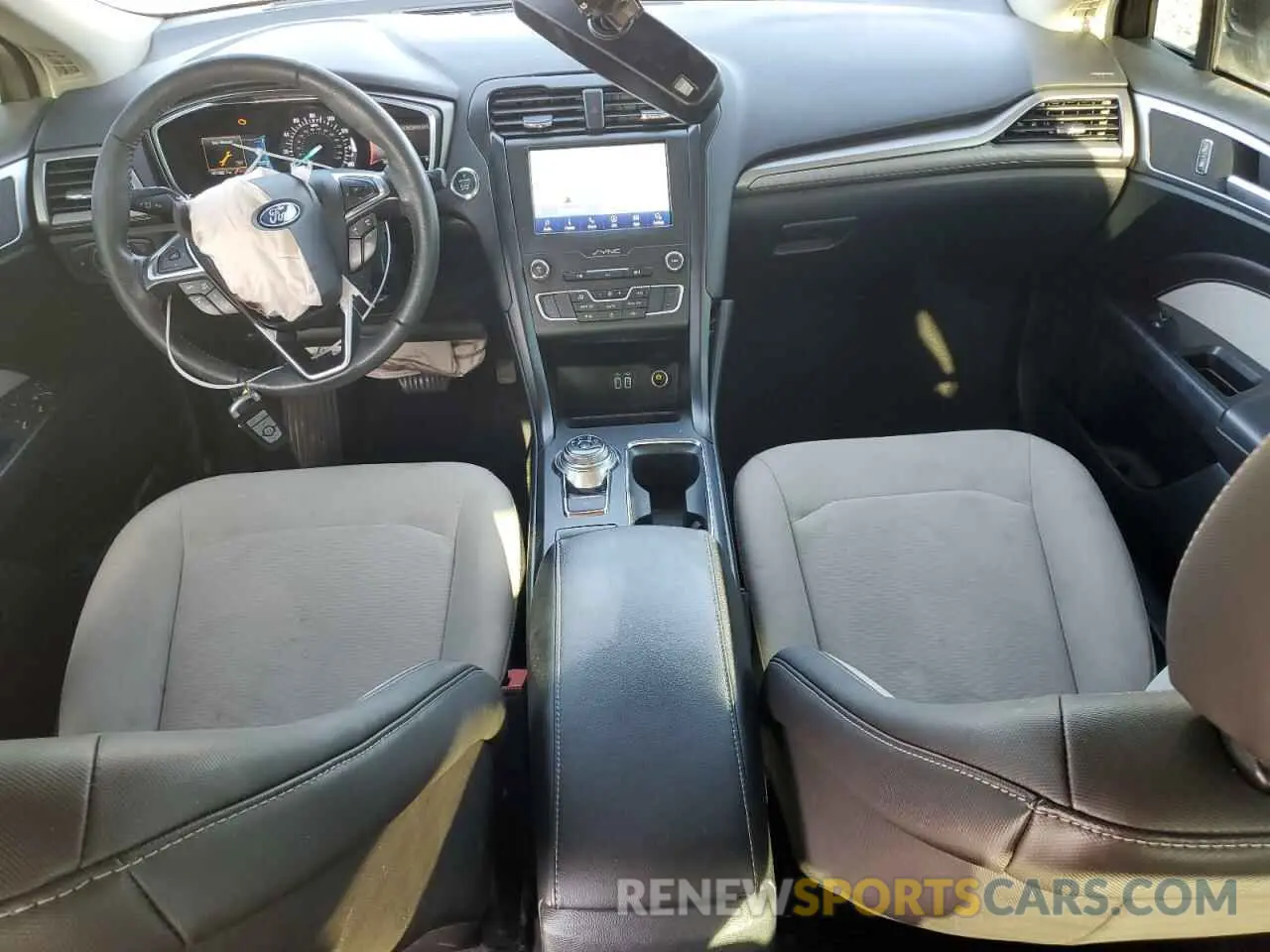8 Фотография поврежденного автомобиля 3FA6P0HD5LR245402 FORD FUSION 2020