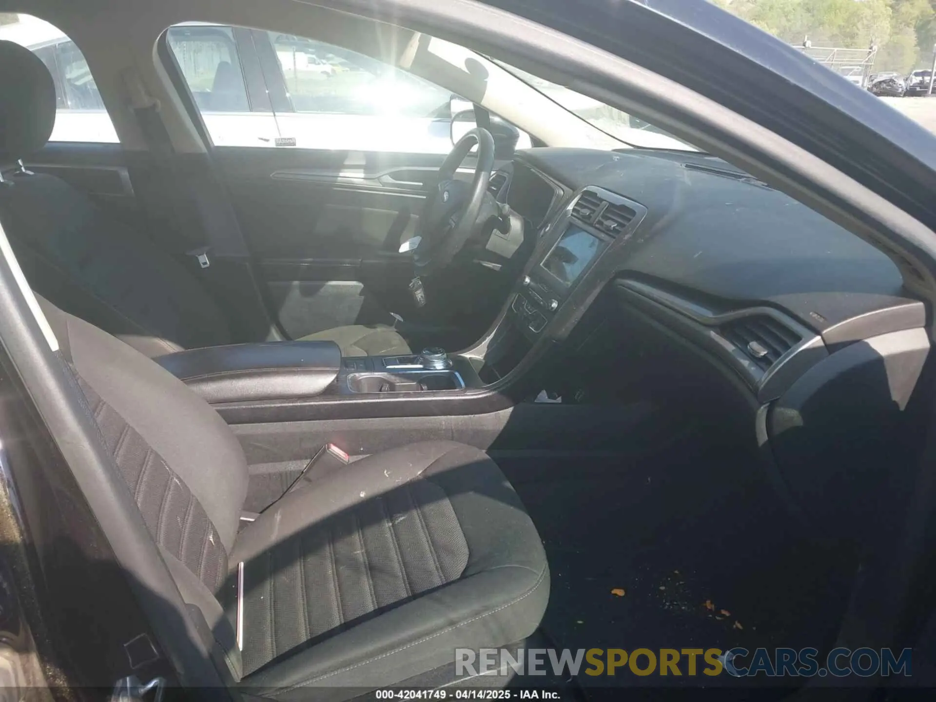5 Фотография поврежденного автомобиля 3FA6P0HD5LR250275 FORD FUSION 2020