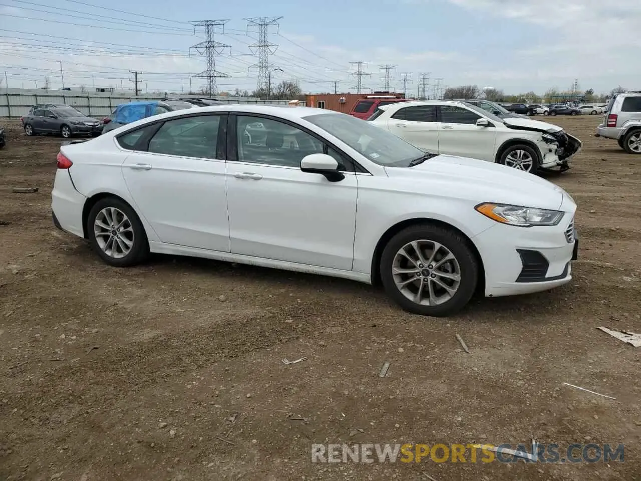 4 Фотография поврежденного автомобиля 3FA6P0HD5LR255590 FORD FUSION 2020