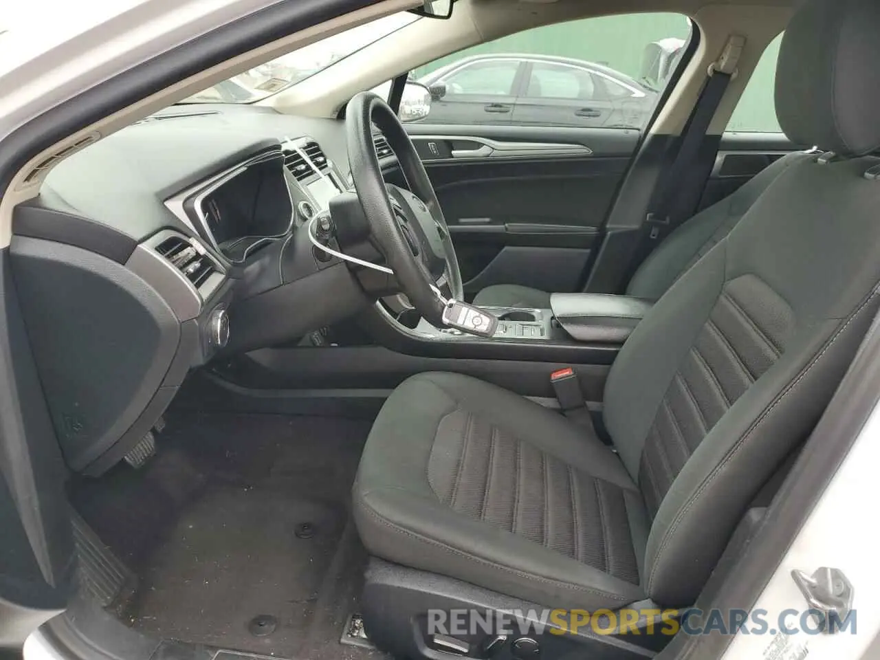 7 Фотография поврежденного автомобиля 3FA6P0HD5LR255590 FORD FUSION 2020
