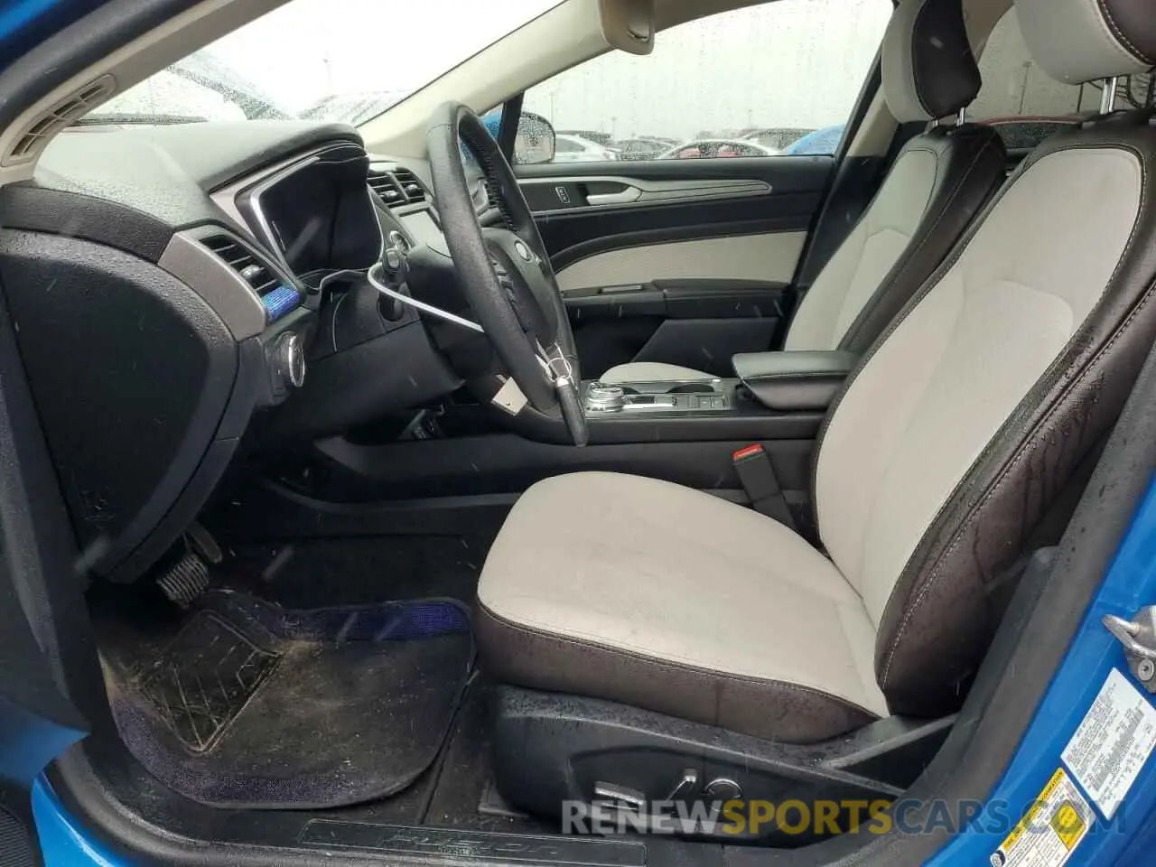 7 Photograph of a damaged car 3FA6P0HD5LR261633 FORD FUSION 2020