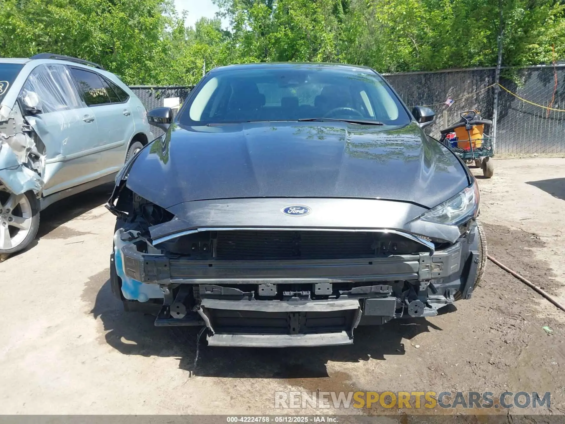 13 Photograph of a damaged car 3FA6P0HD6LR126659 FORD FUSION 2020