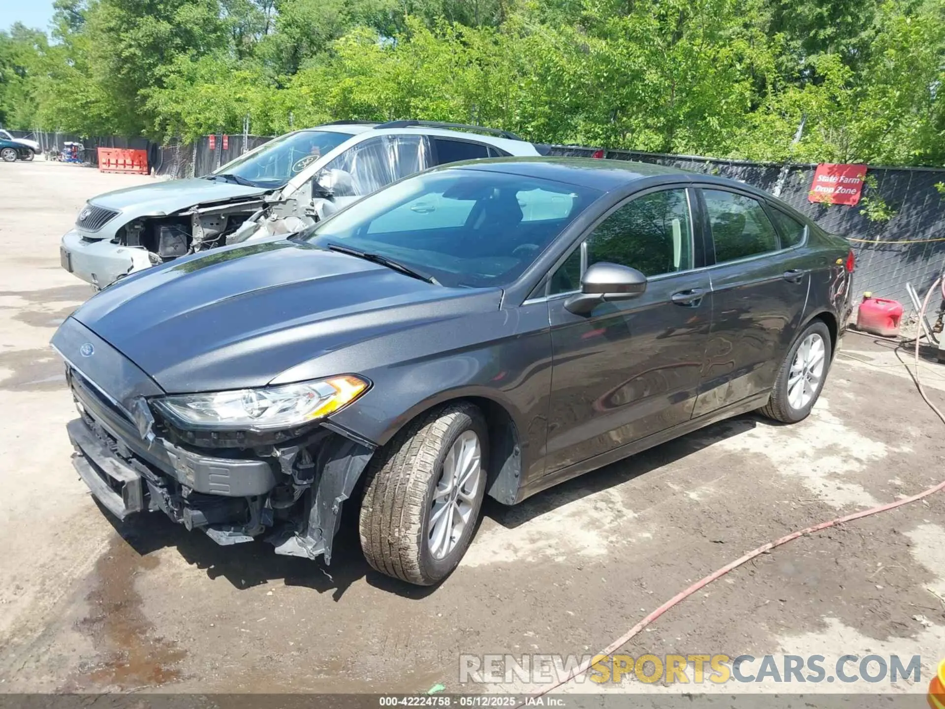 2 Photograph of a damaged car 3FA6P0HD6LR126659 FORD FUSION 2020