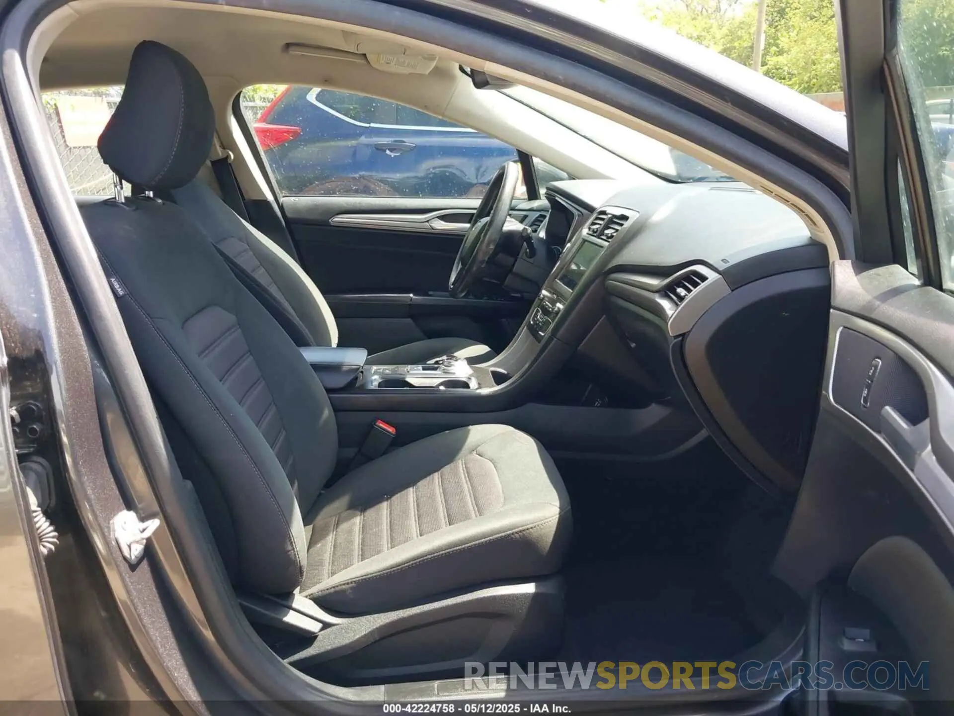 5 Photograph of a damaged car 3FA6P0HD6LR126659 FORD FUSION 2020