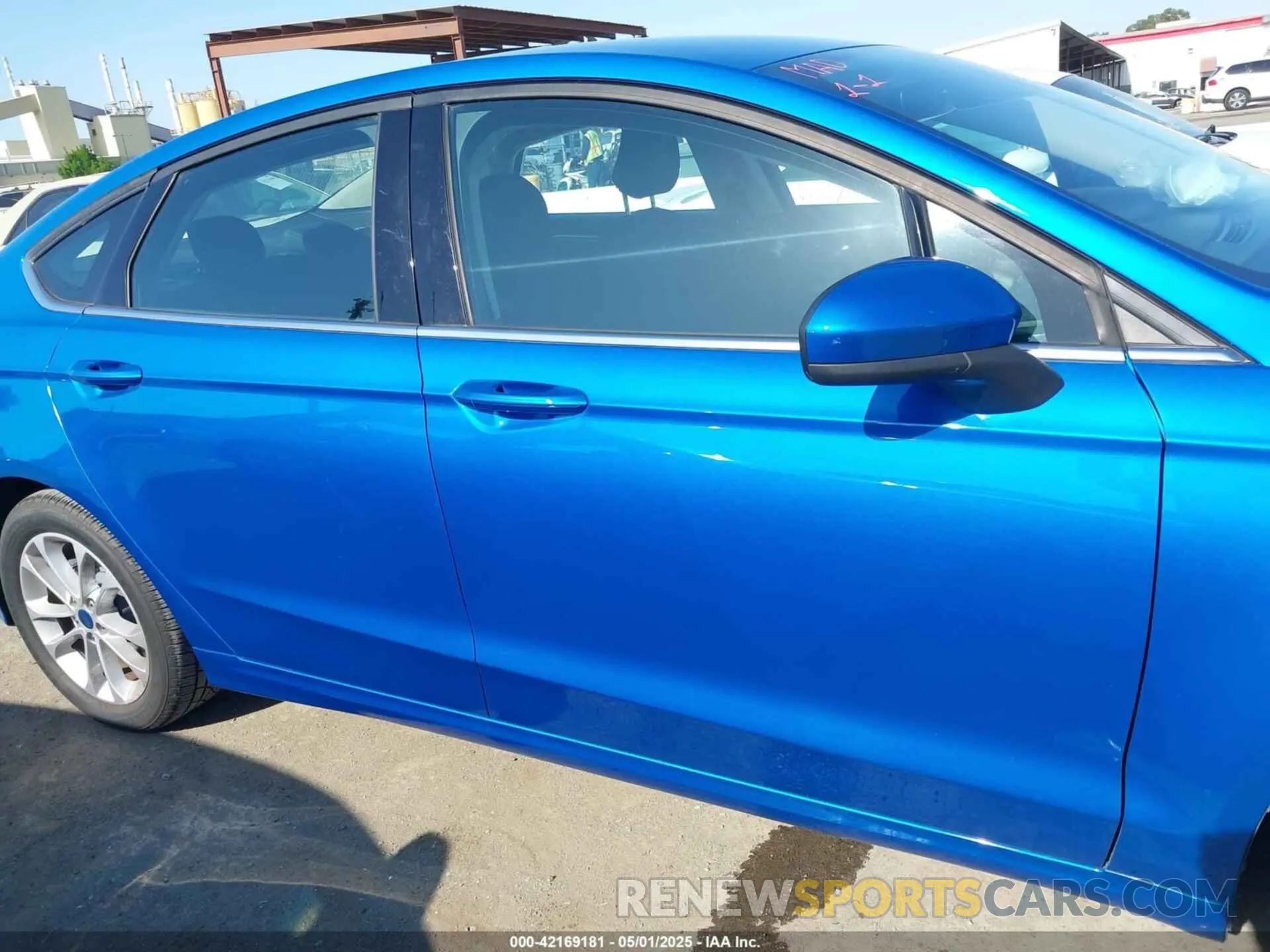 13 Photograph of a damaged car 3FA6P0HD6LR128539 FORD FUSION 2020