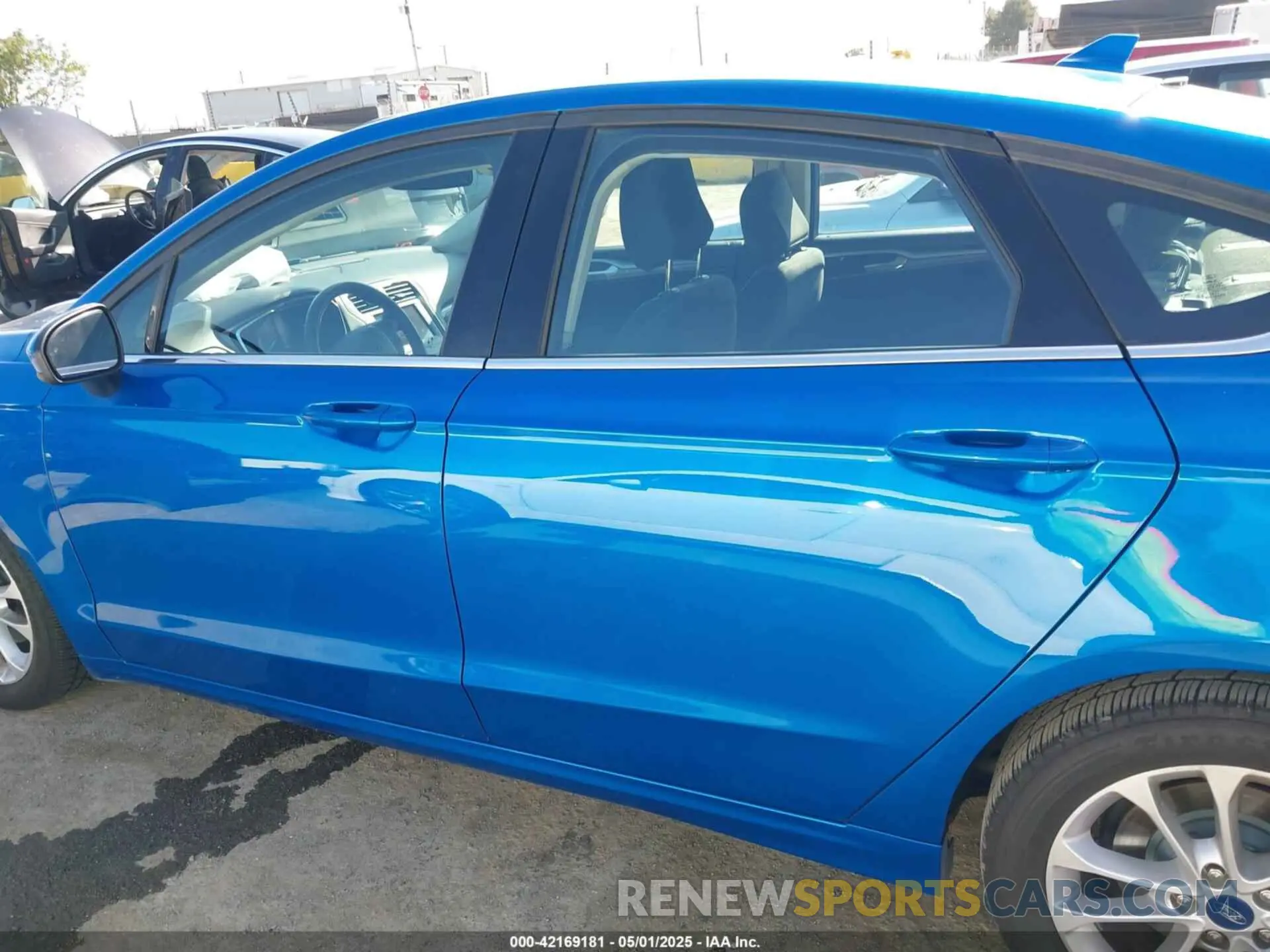 14 Photograph of a damaged car 3FA6P0HD6LR128539 FORD FUSION 2020