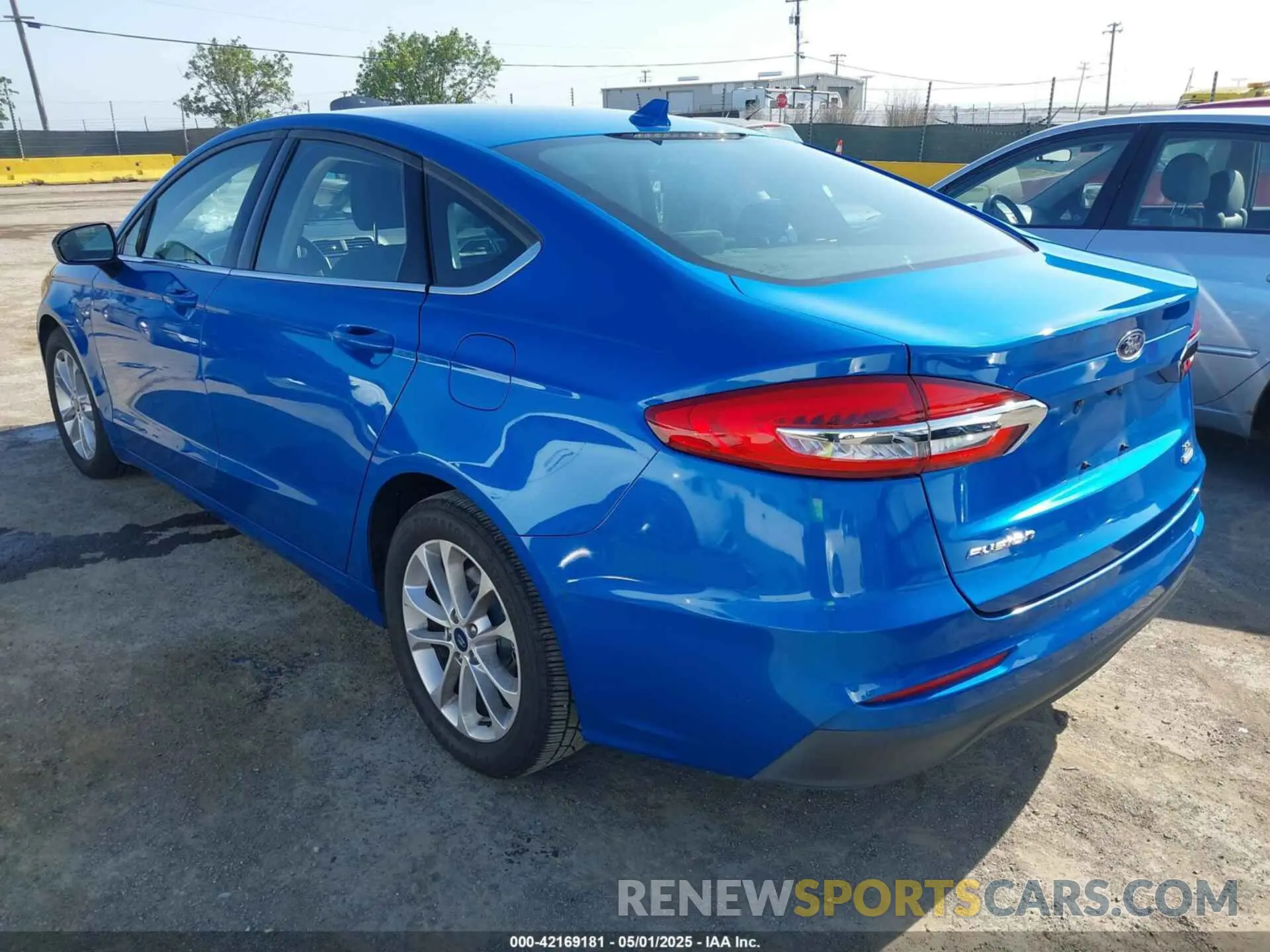 3 Photograph of a damaged car 3FA6P0HD6LR128539 FORD FUSION 2020