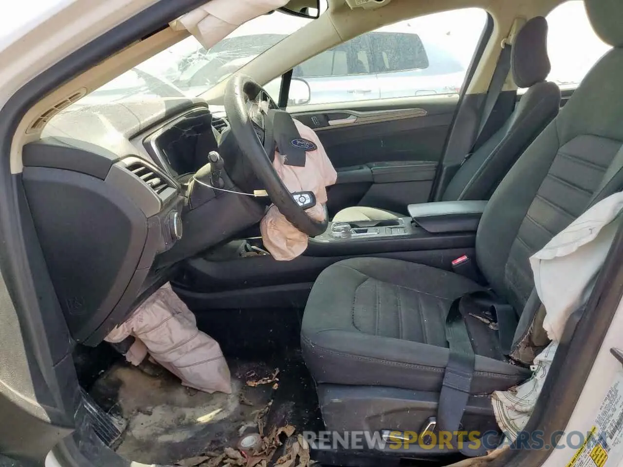 7 Photograph of a damaged car 3FA6P0HD6LR168572 FORD FUSION 2020