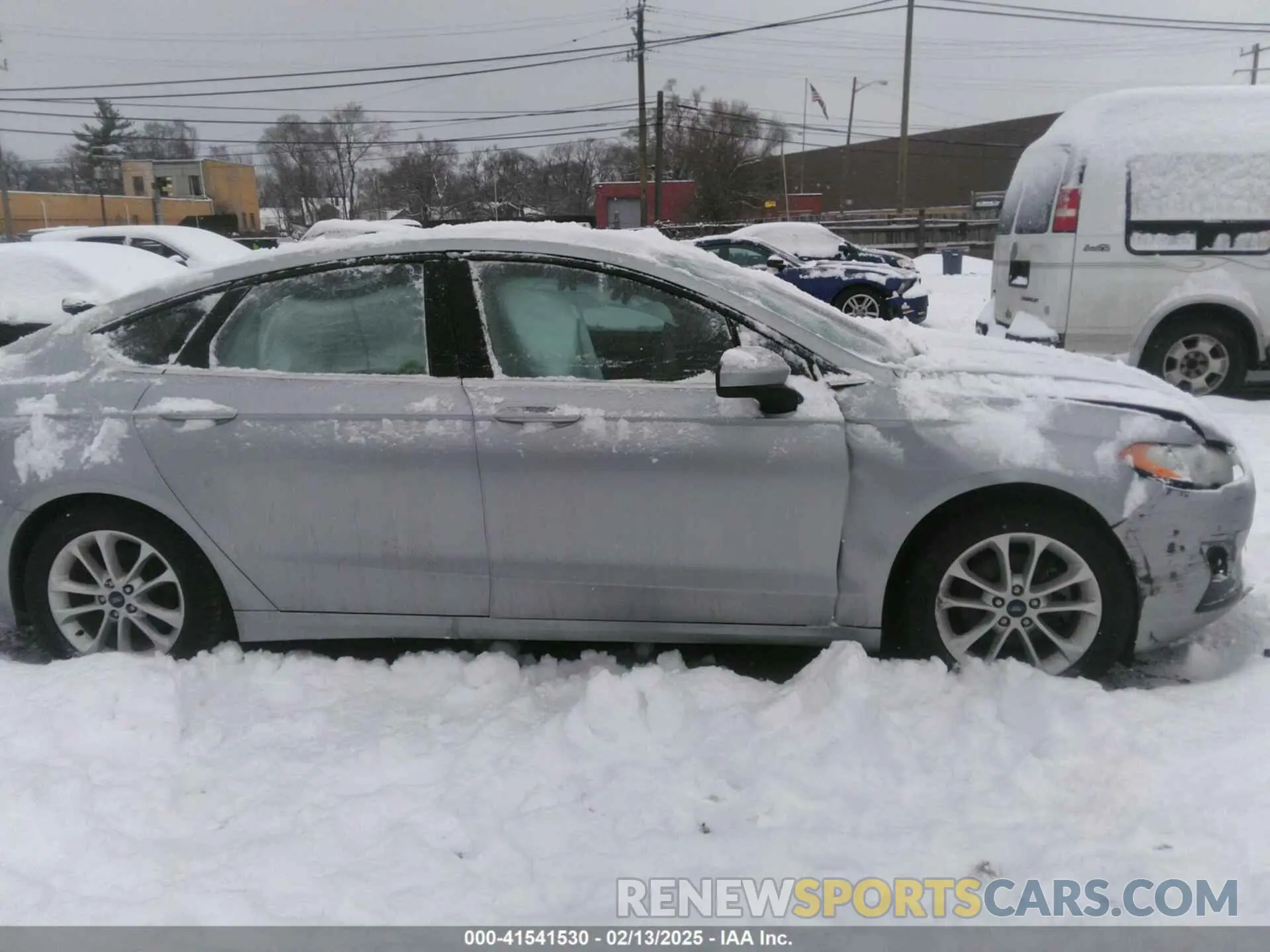 12 Photograph of a damaged car 3FA6P0HD6LR186599 FORD FUSION 2020