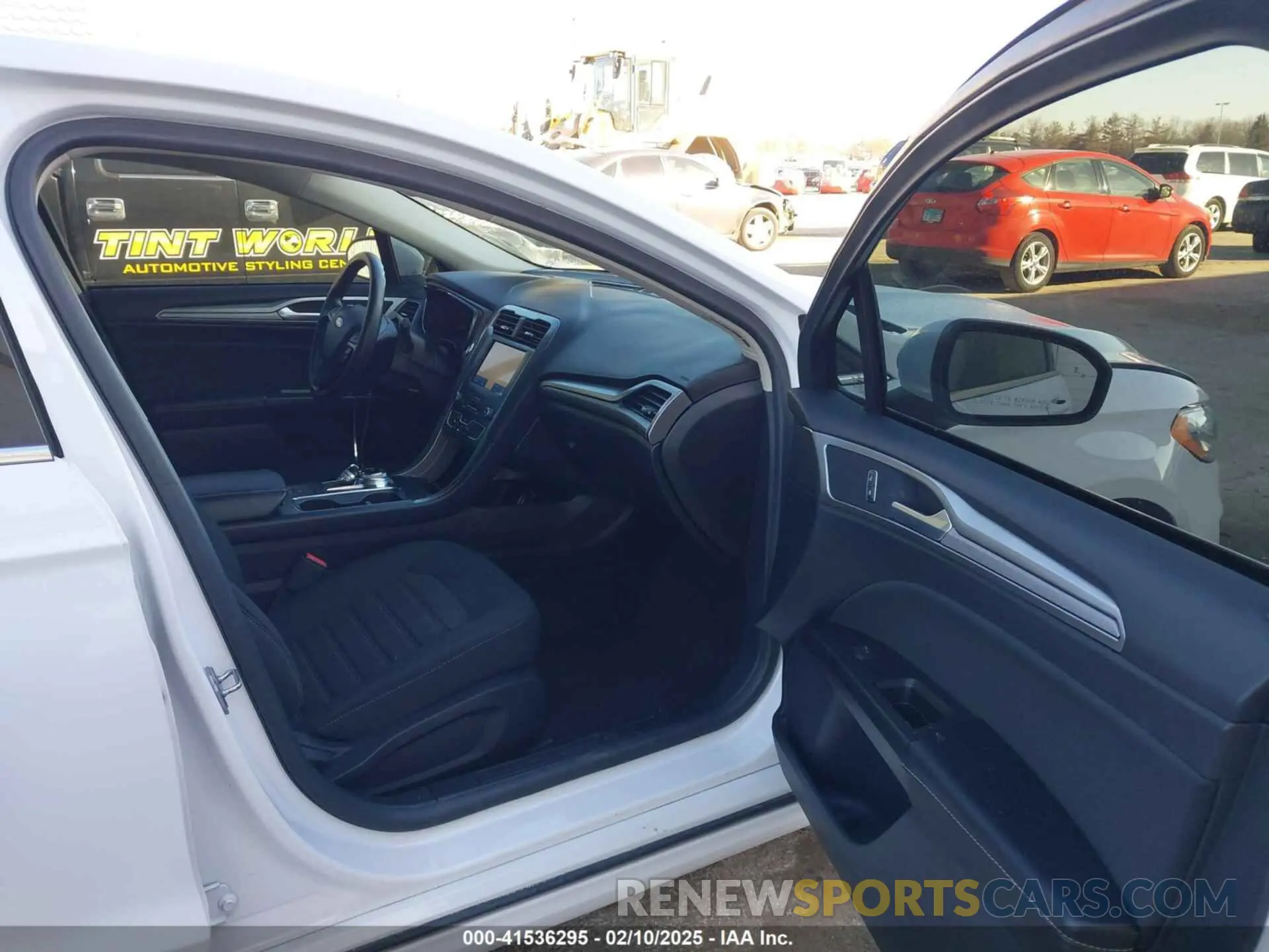 5 Photograph of a damaged car 3FA6P0HD6LR214403 FORD FUSION 2020