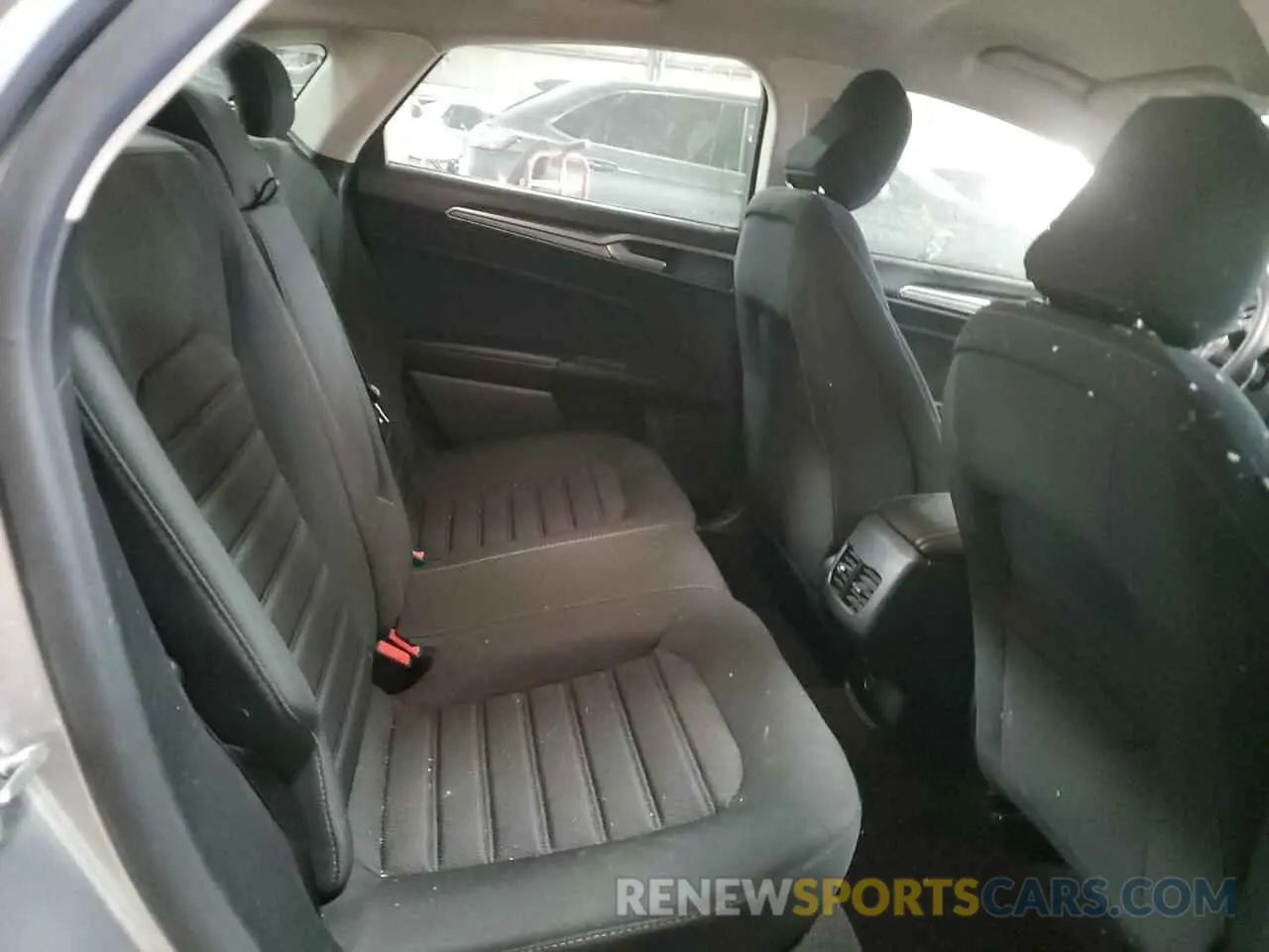 10 Фотография поврежденного автомобиля 3FA6P0HD6LR235199 FORD FUSION 2020