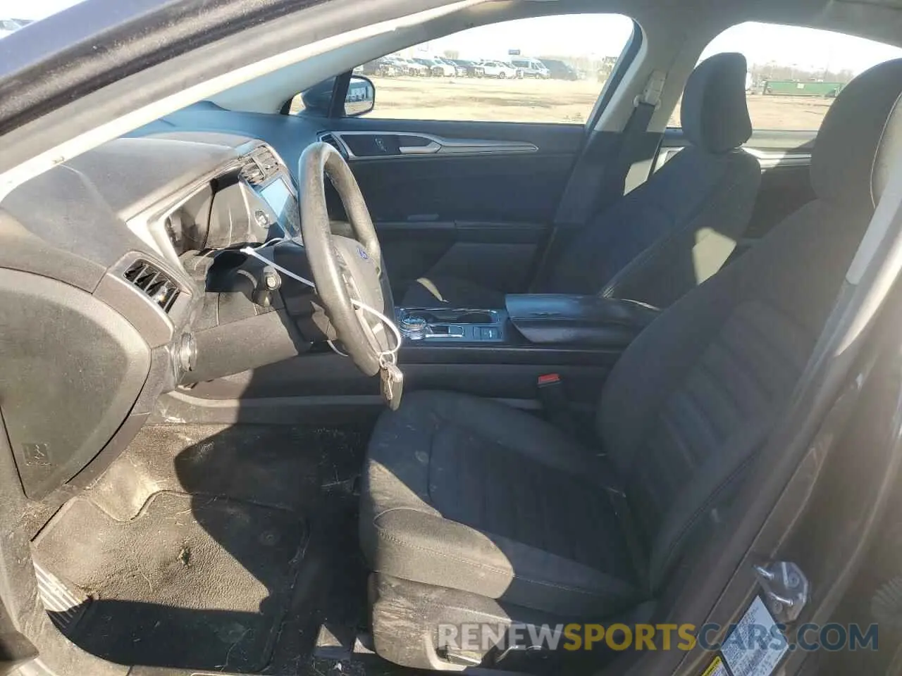 7 Photograph of a damaged car 3FA6P0HD6LR236305 FORD FUSION 2020