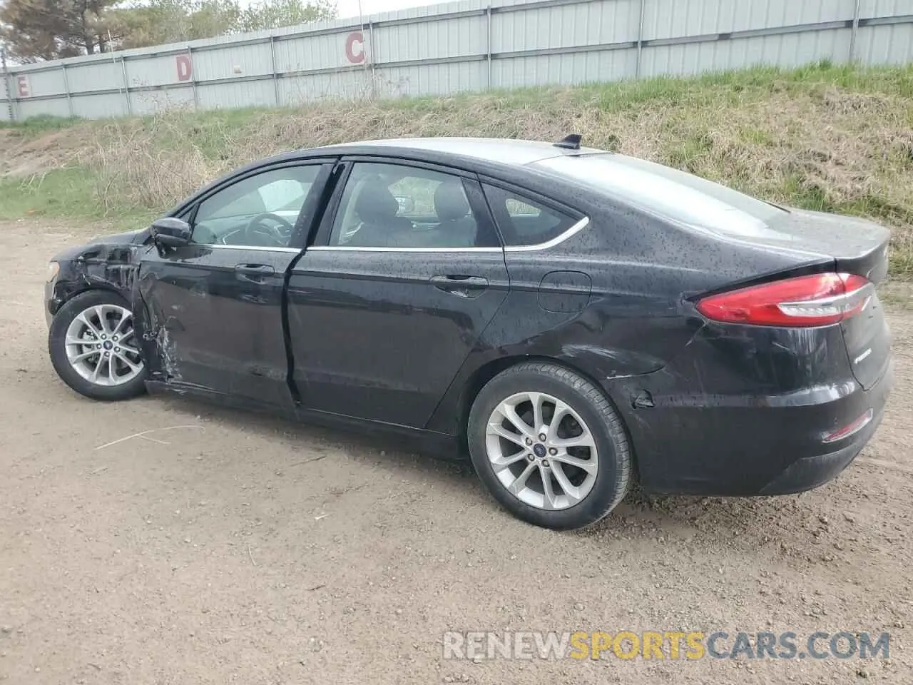 2 Photograph of a damaged car 3FA6P0HD6LR245330 FORD FUSION 2020