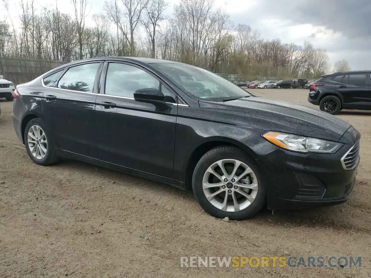 4 Photograph of a damaged car 3FA6P0HD6LR245330 FORD FUSION 2020