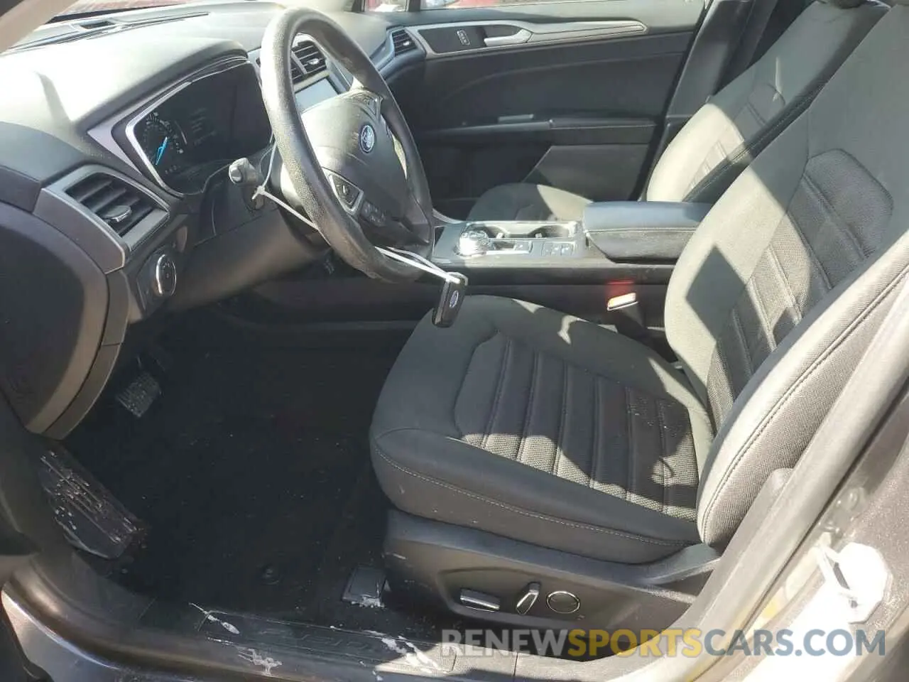 7 Photograph of a damaged car 3FA6P0HD6LR248664 FORD FUSION 2020