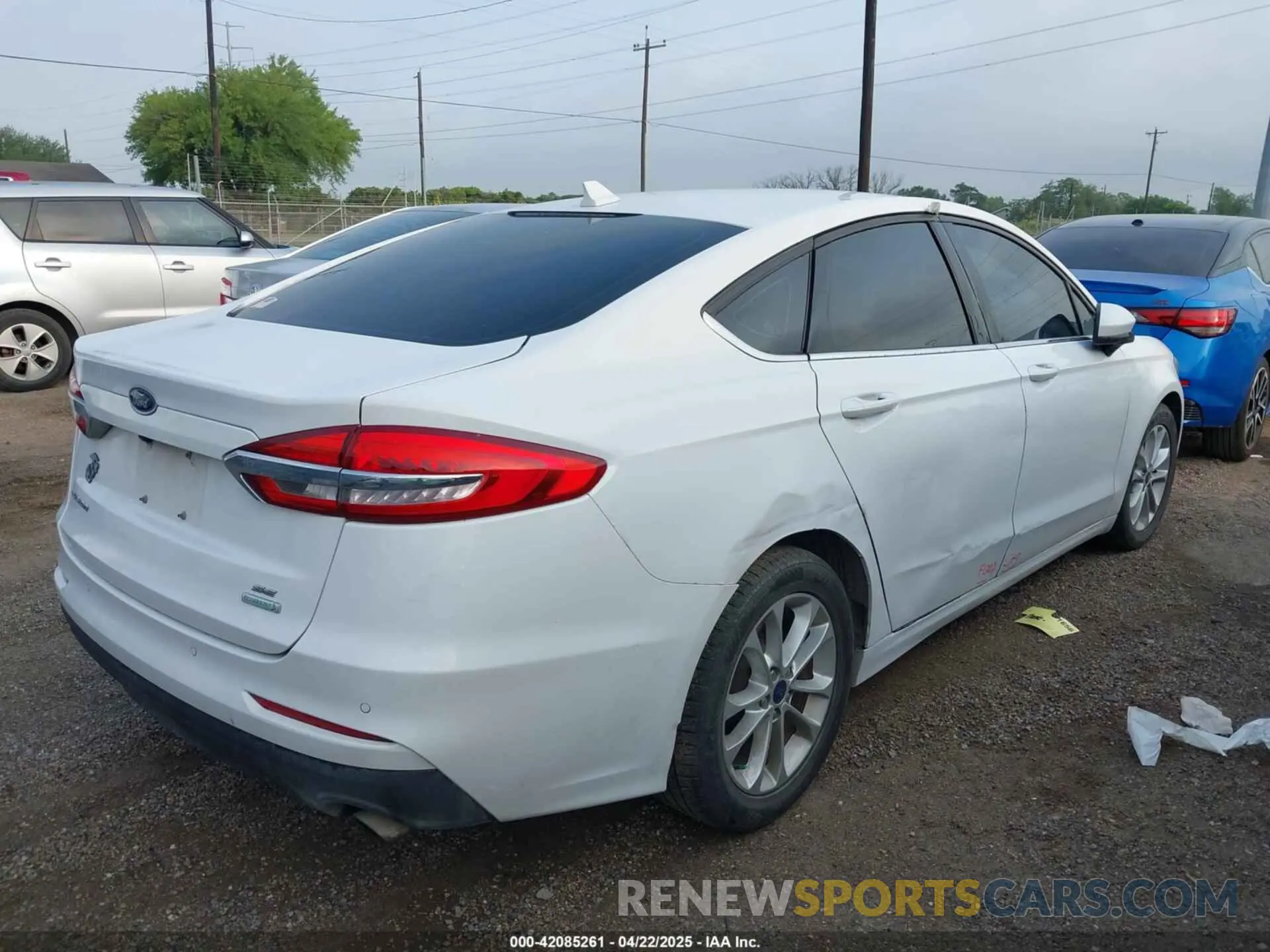 4 Photograph of a damaged car 3FA6P0HD6LR262080 FORD FUSION 2020