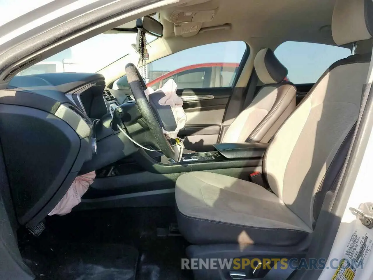 7 Photograph of a damaged car 3FA6P0HD7LR110969 FORD FUSION 2020