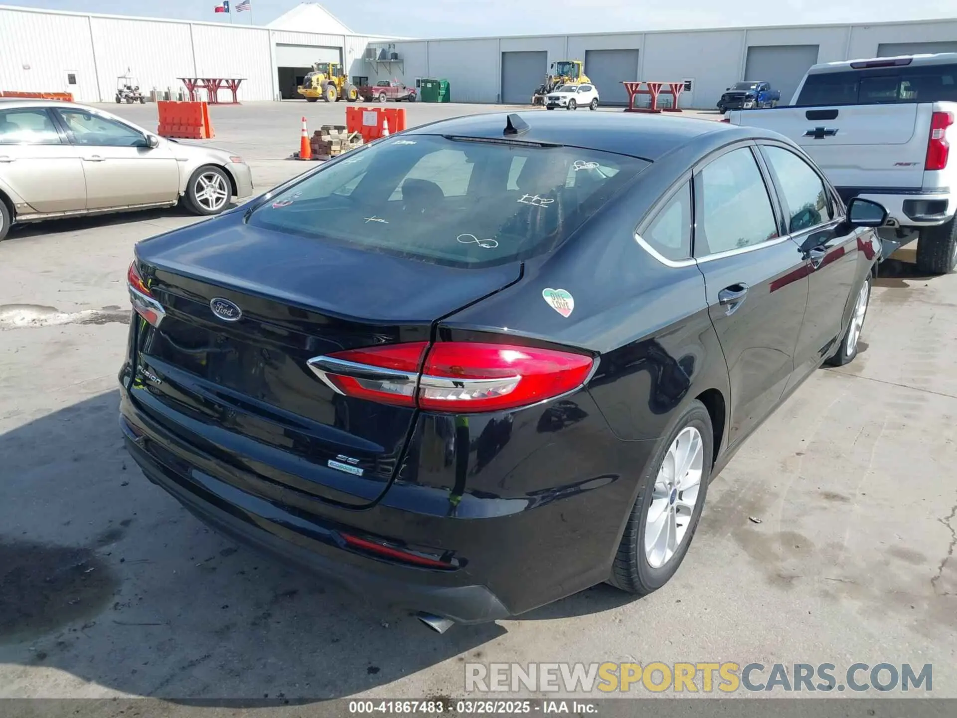 4 Фотография поврежденного автомобиля 3FA6P0HD7LR124306 FORD FUSION 2020