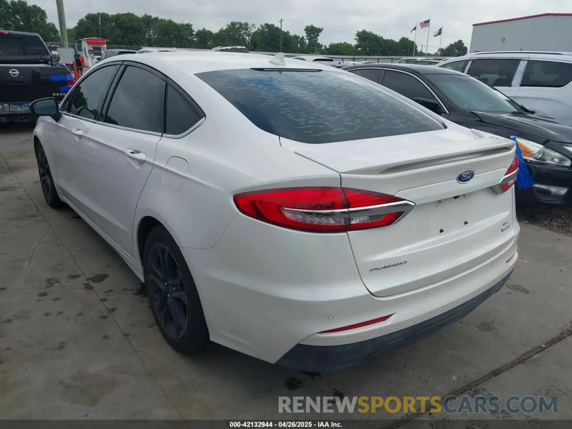 3 Фотография поврежденного автомобиля 3FA6P0HD7LR148007 FORD FUSION 2020