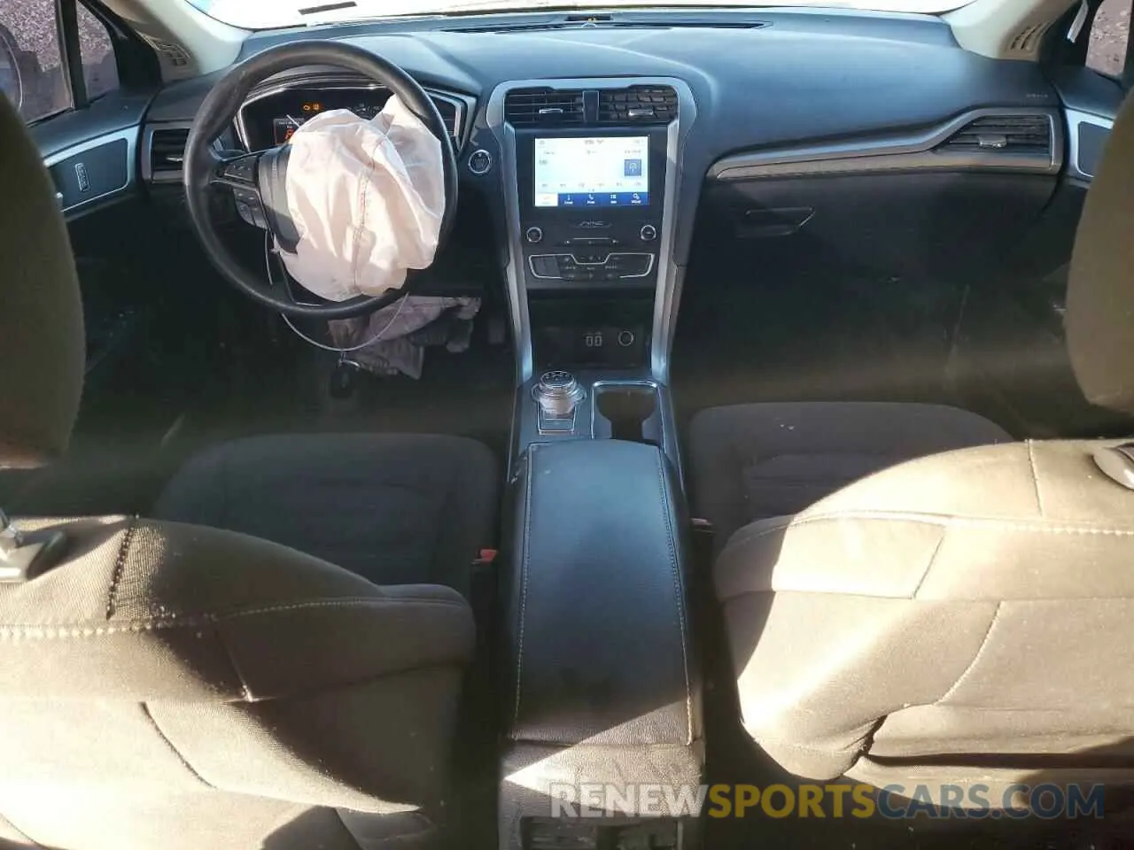 8 Photograph of a damaged car 3FA6P0HD7LR150372 FORD FUSION 2020