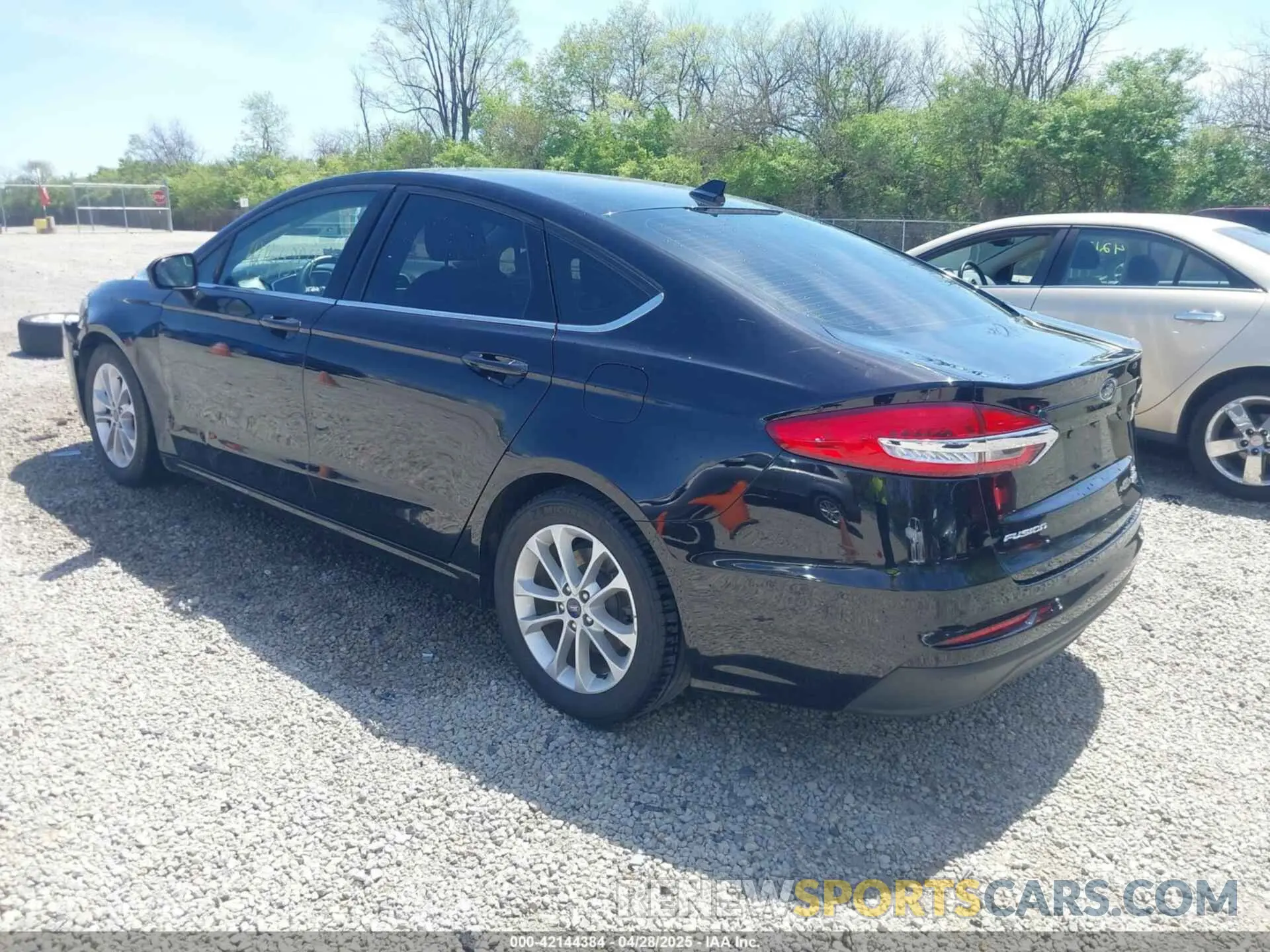 3 Фотография поврежденного автомобиля 3FA6P0HD7LR161601 FORD FUSION 2020