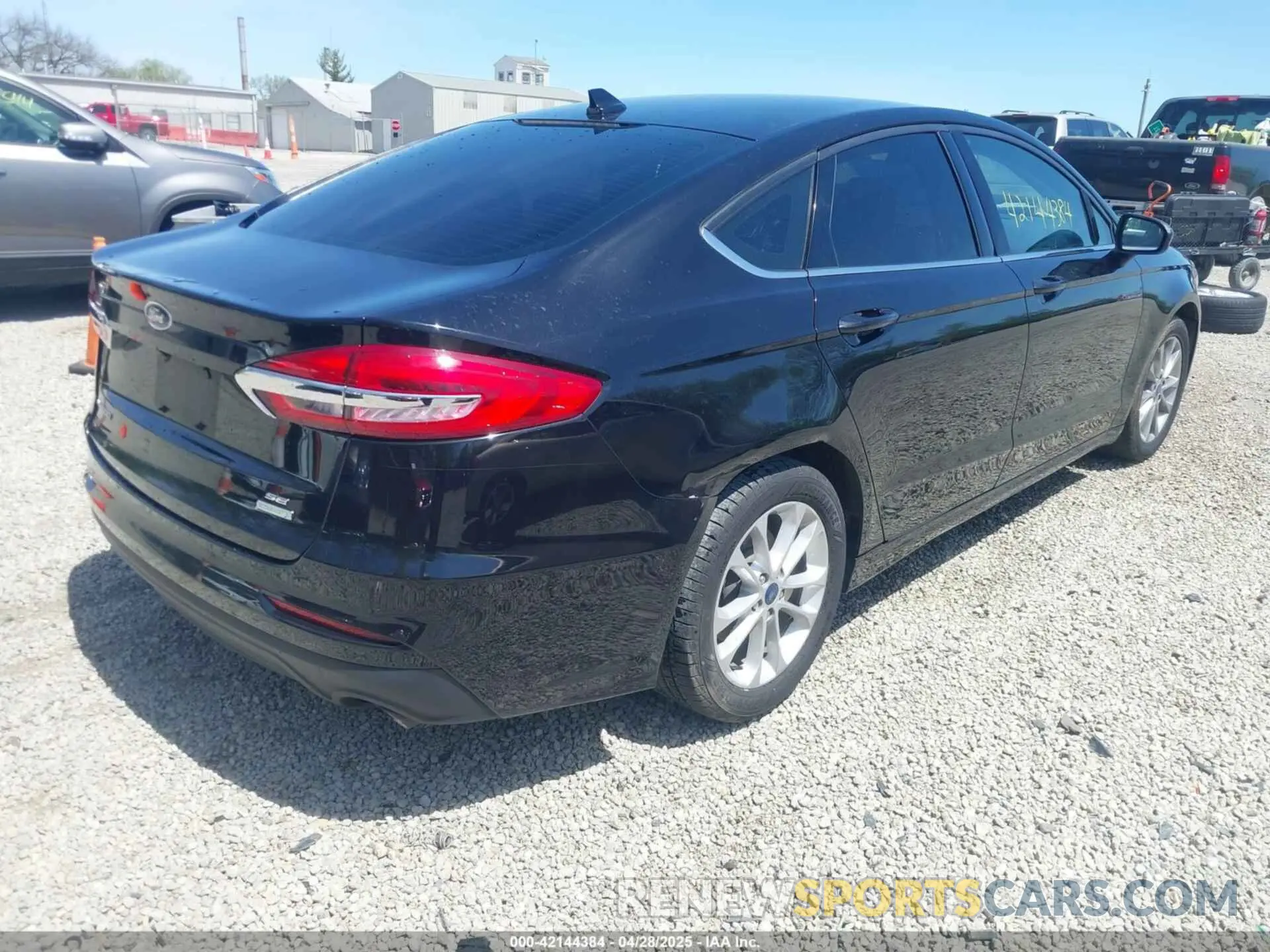 4 Фотография поврежденного автомобиля 3FA6P0HD7LR161601 FORD FUSION 2020