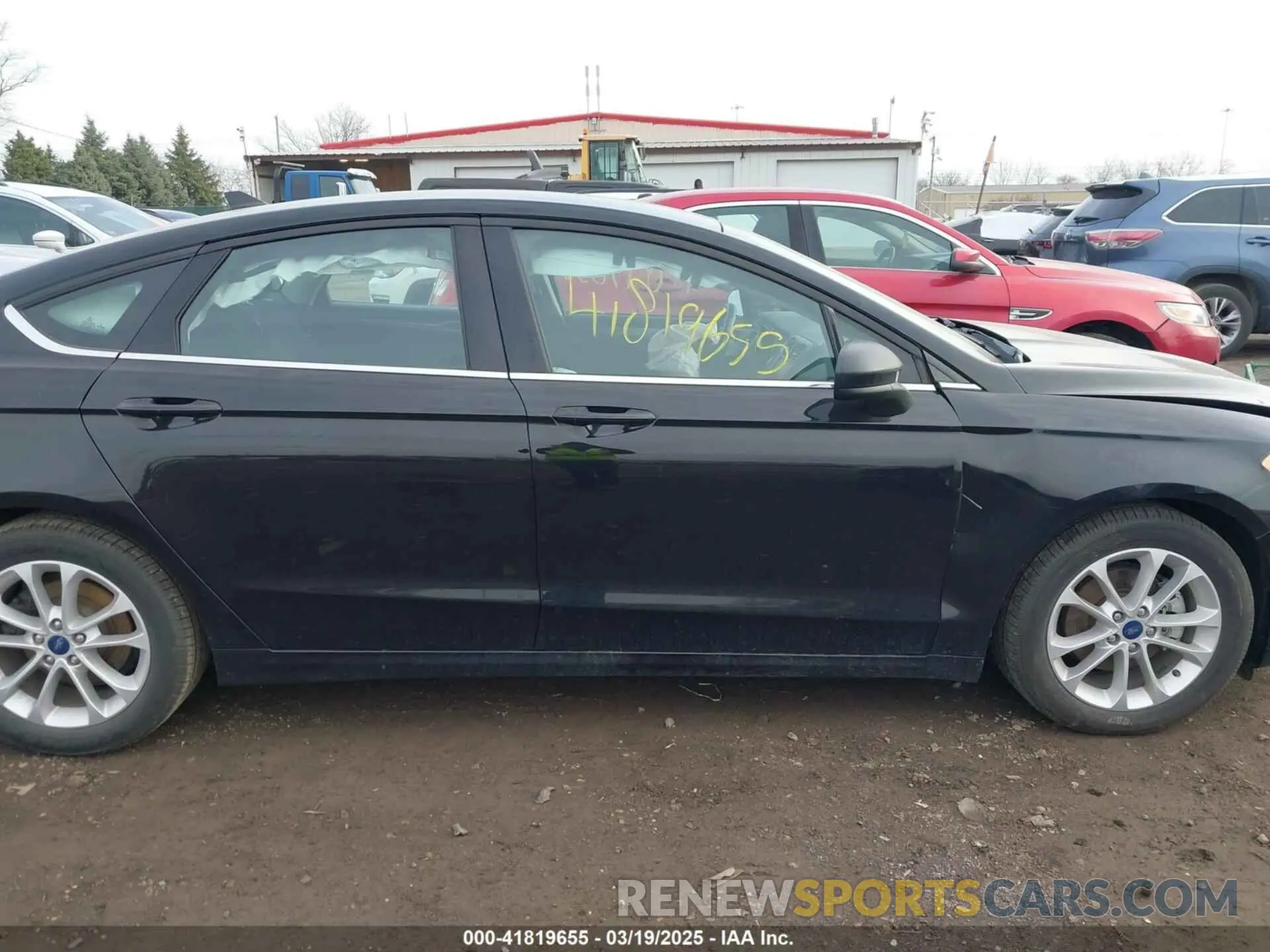 13 Photograph of a damaged car 3FA6P0HD7LR163705 FORD FUSION 2020