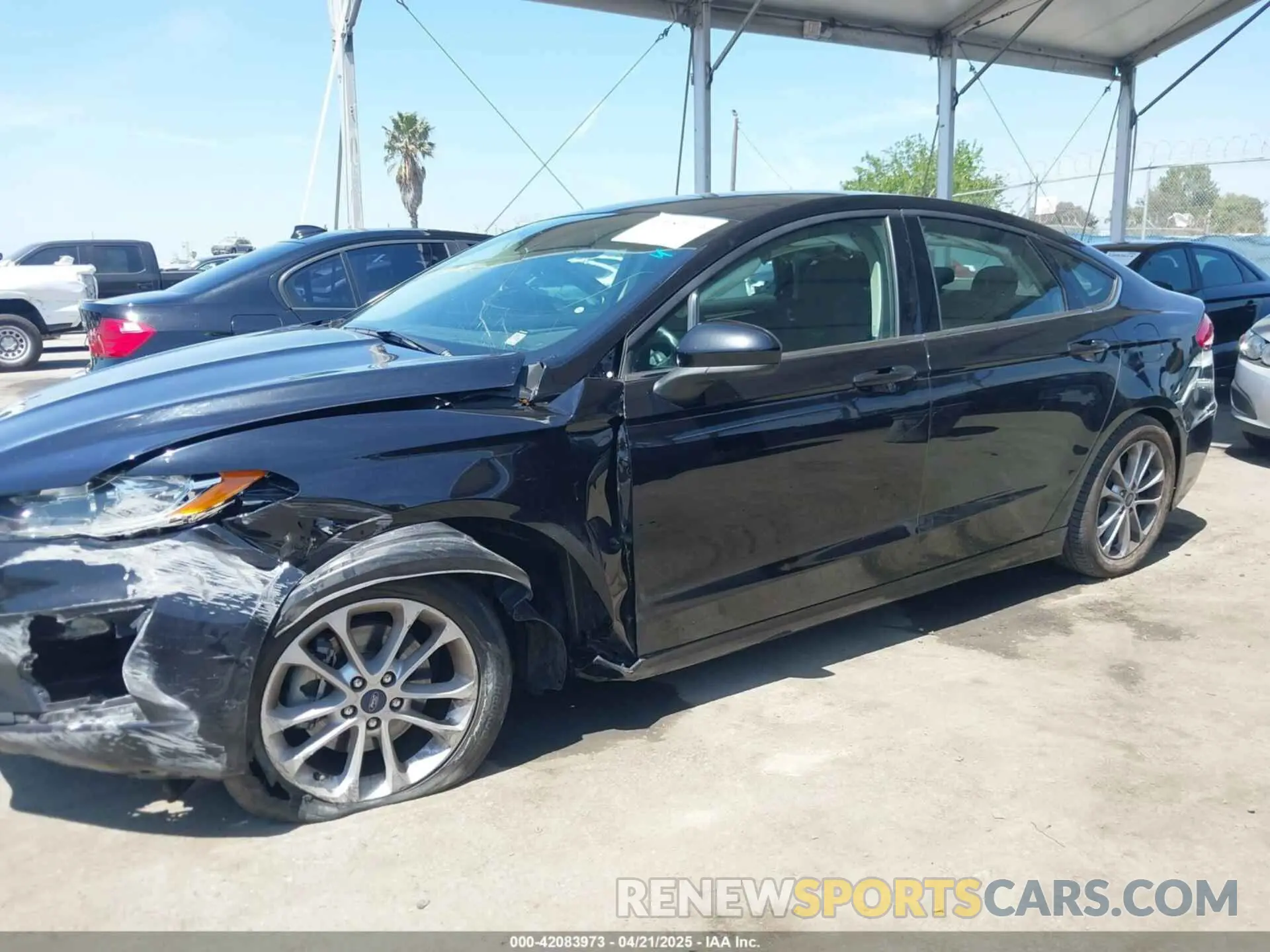 14 Photograph of a damaged car 3FA6P0HD7LR170850 FORD FUSION 2020