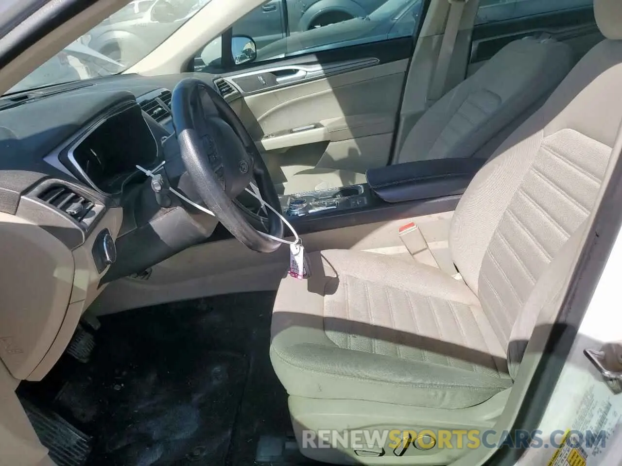 7 Photograph of a damaged car 3FA6P0HD7LR180696 FORD FUSION 2020