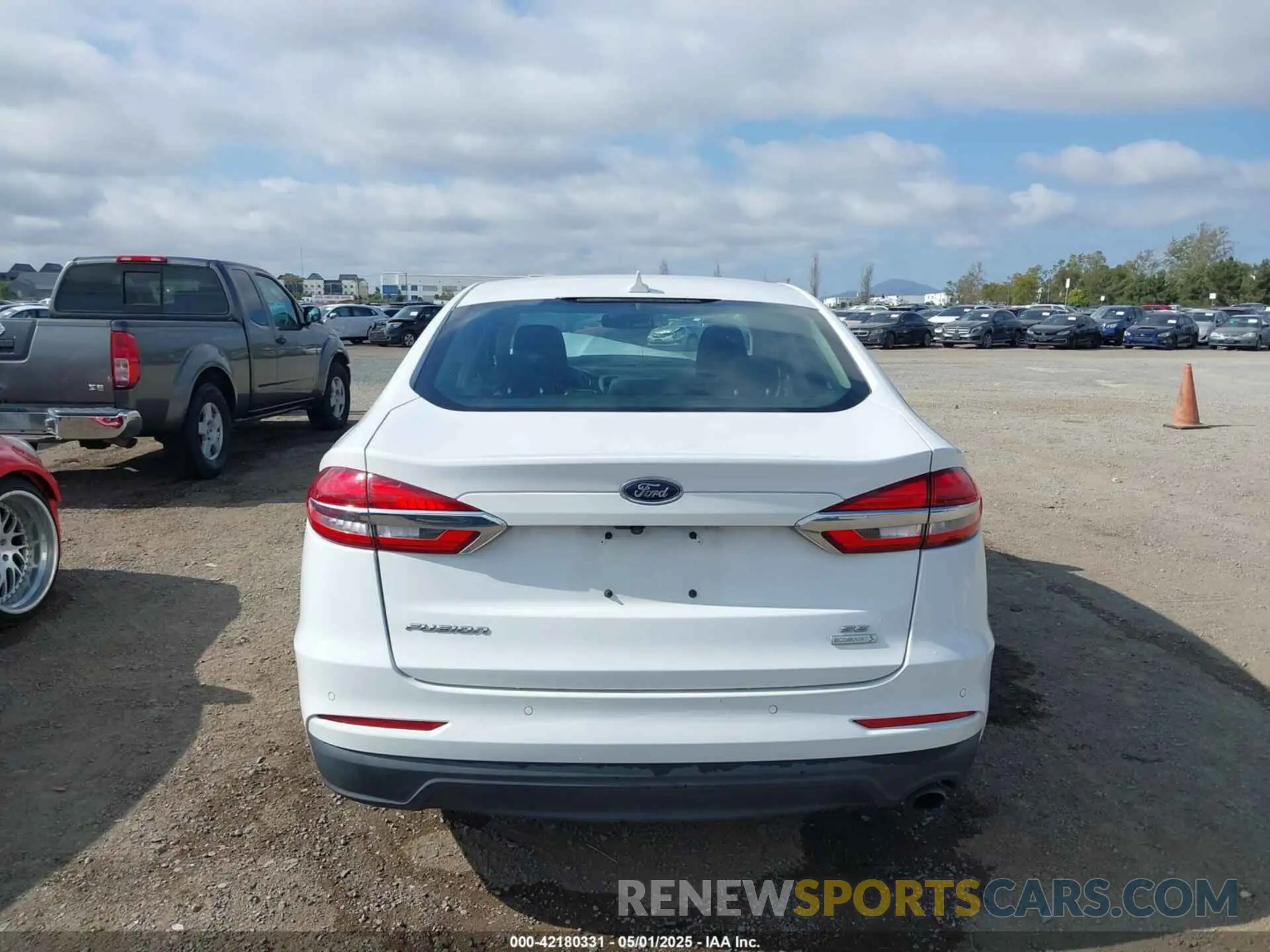 15 Photograph of a damaged car 3FA6P0HD7LR189589 FORD FUSION 2020