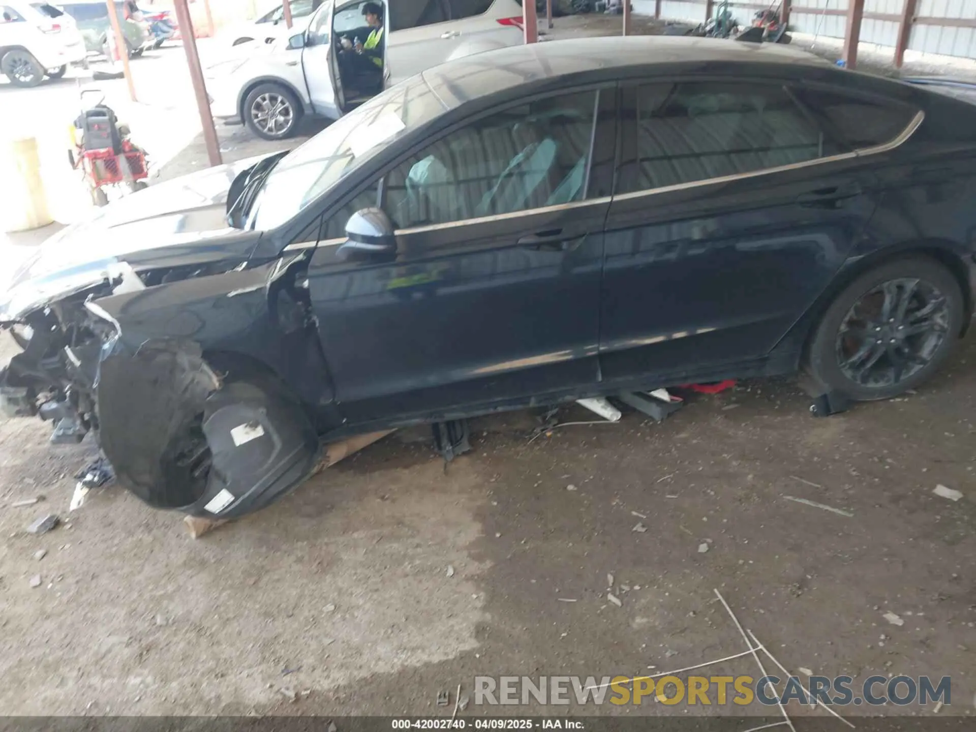 13 Photograph of a damaged car 3FA6P0HD7LR245563 FORD FUSION 2020