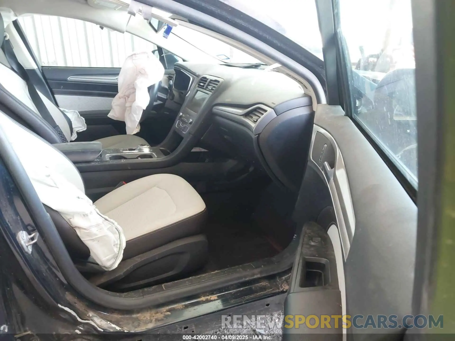 5 Photograph of a damaged car 3FA6P0HD7LR245563 FORD FUSION 2020